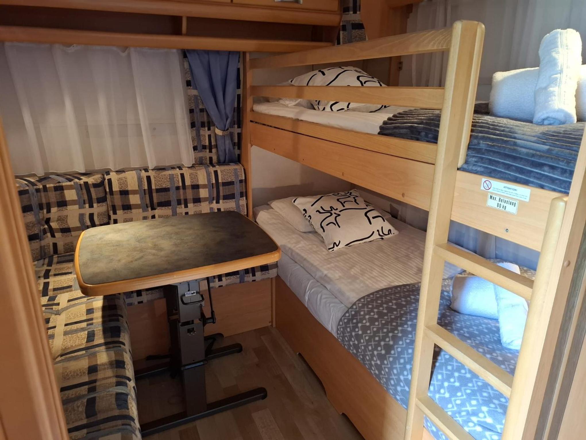 Double Room with Shared Bathroom photo 3