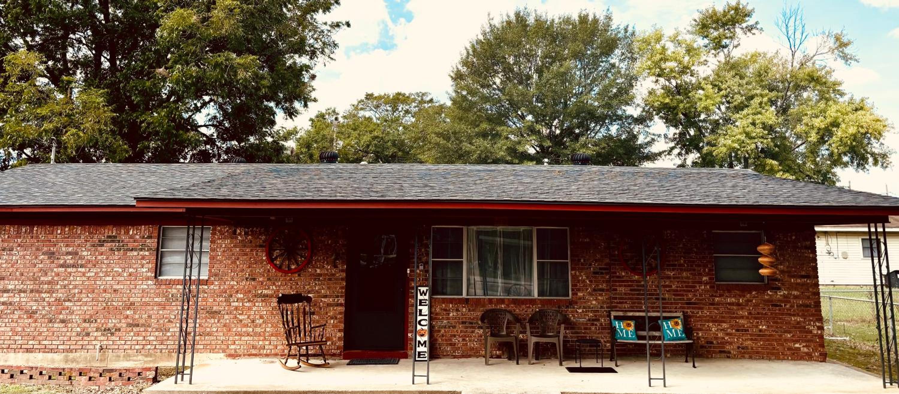 Three-Bedroom House photo 2