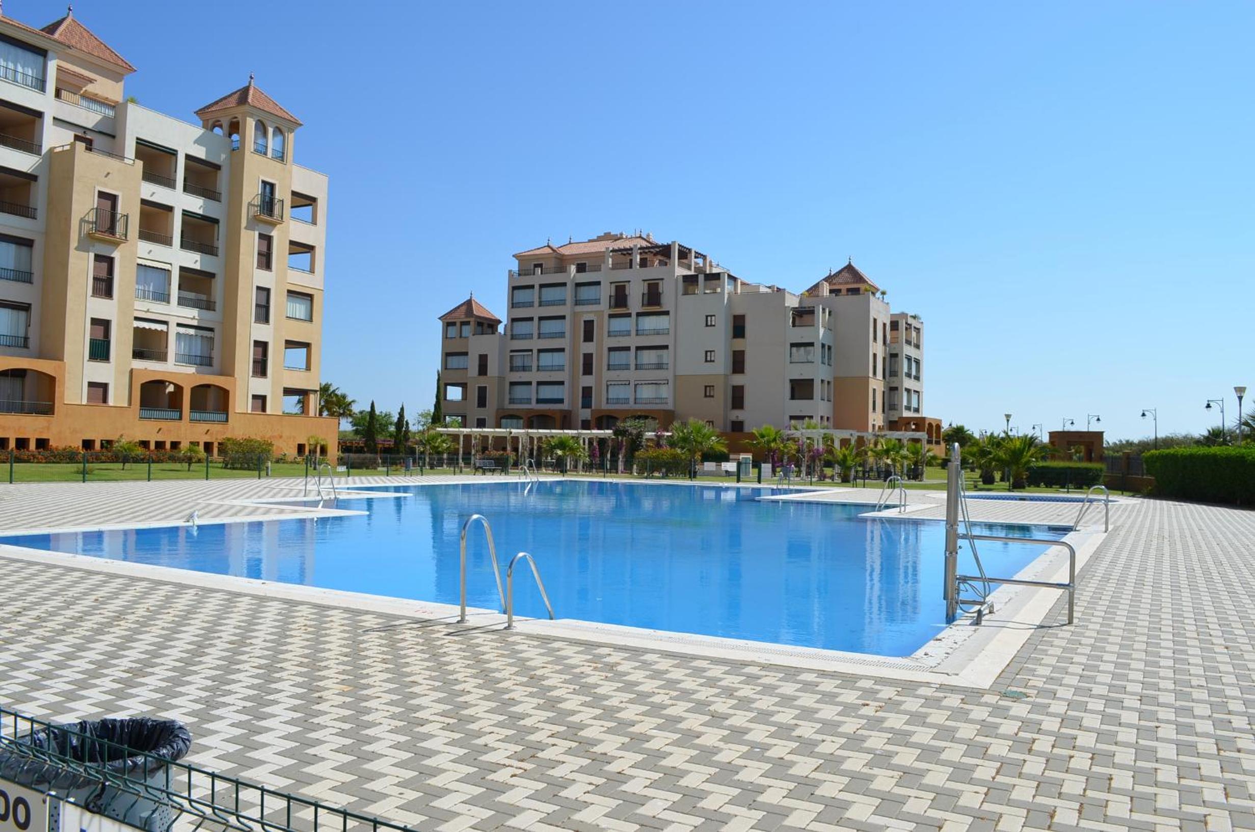 Two-Bedroom Apartment with Terrace and Sea View photo 2