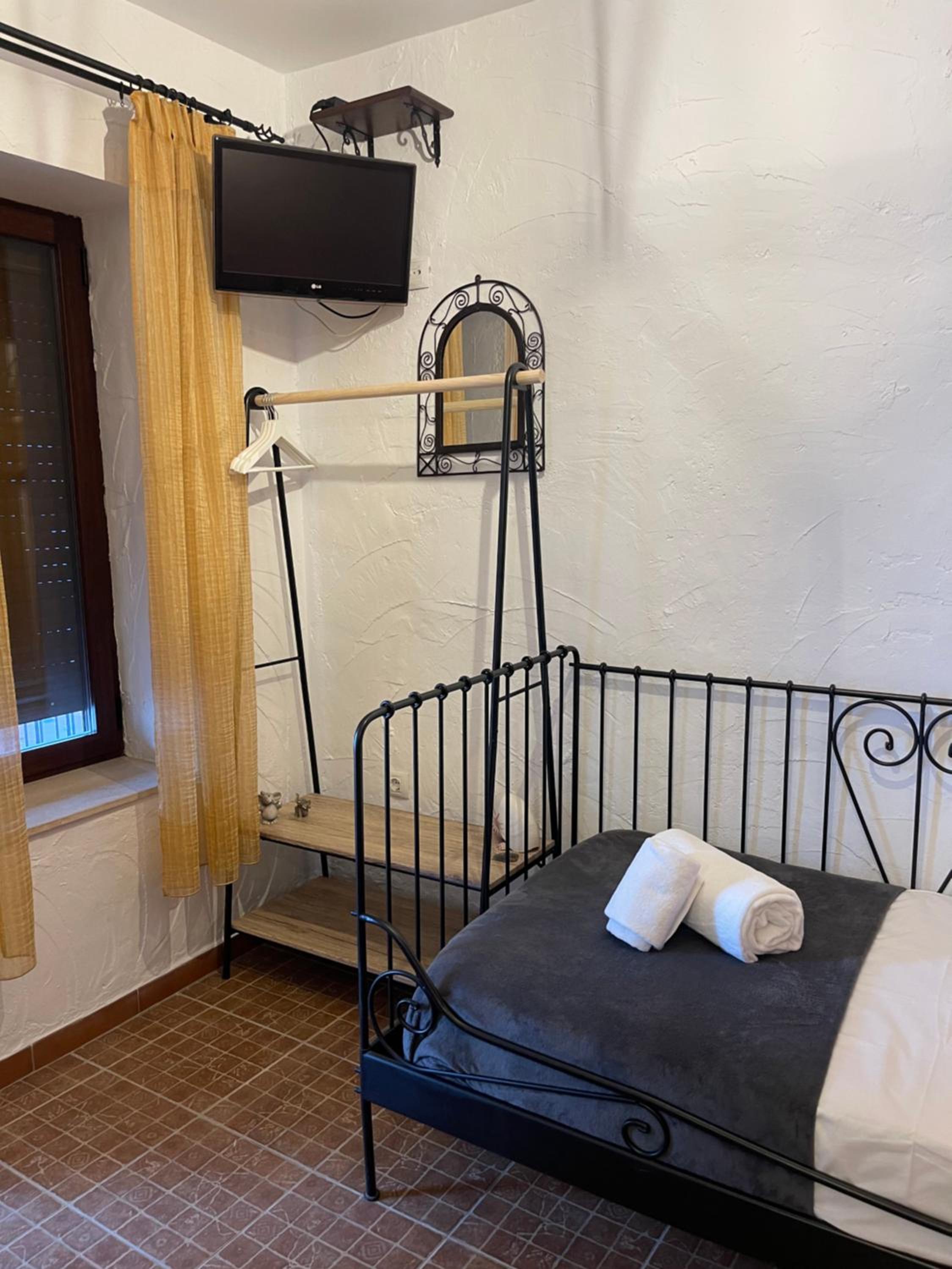 Single Room photo 2
