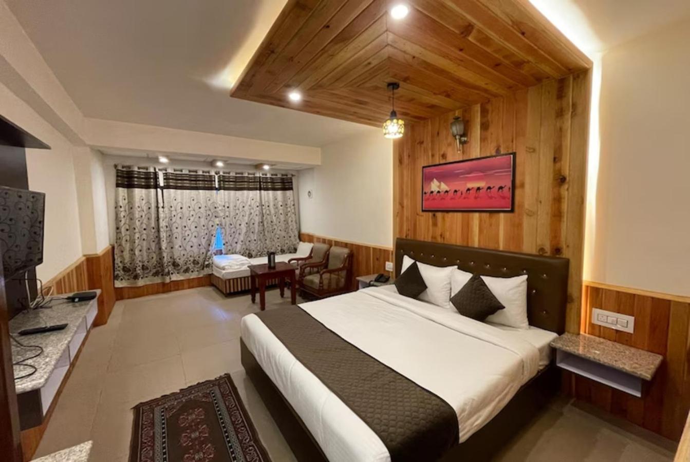 Deluxe King Room