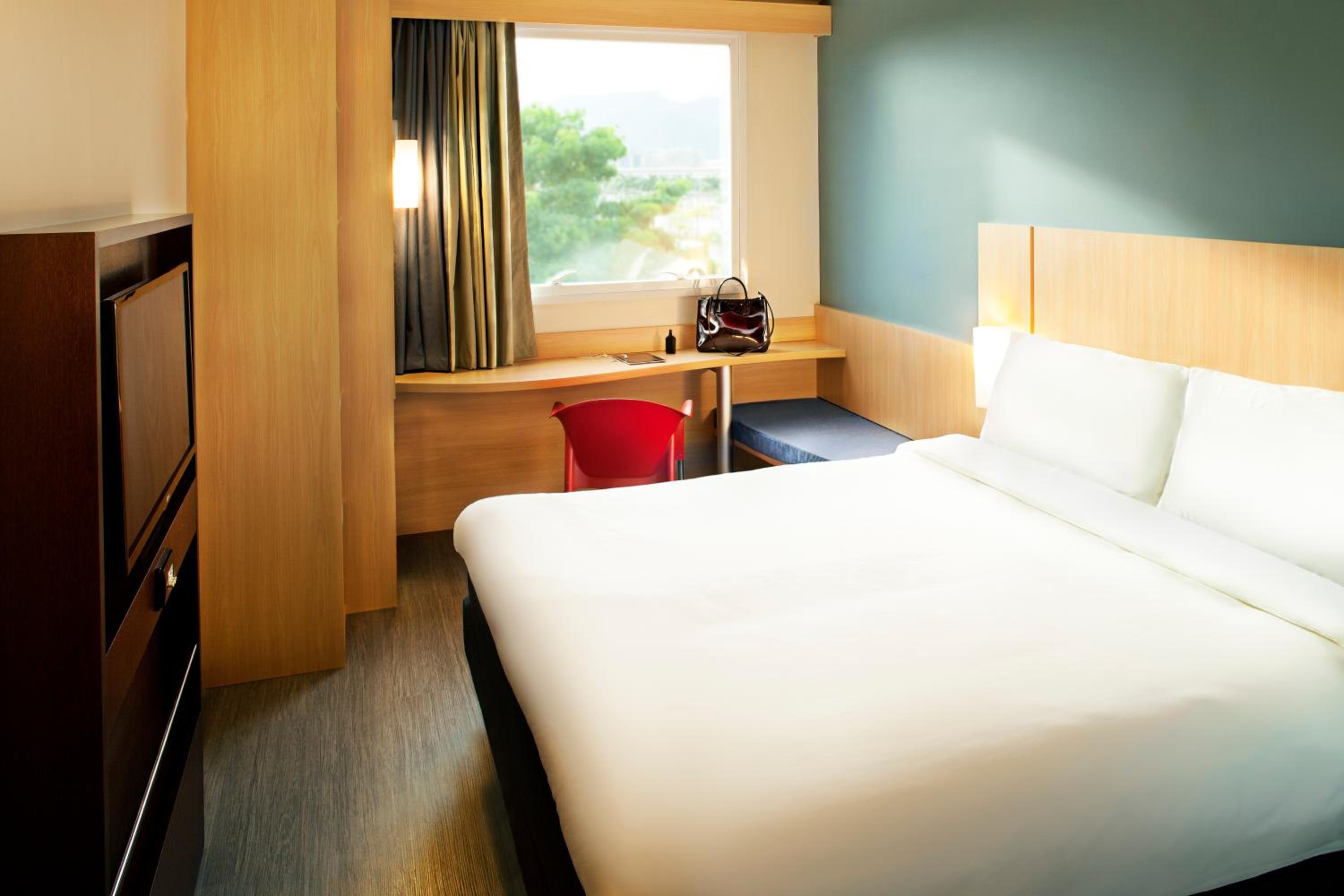 Double Room with One Single Bed