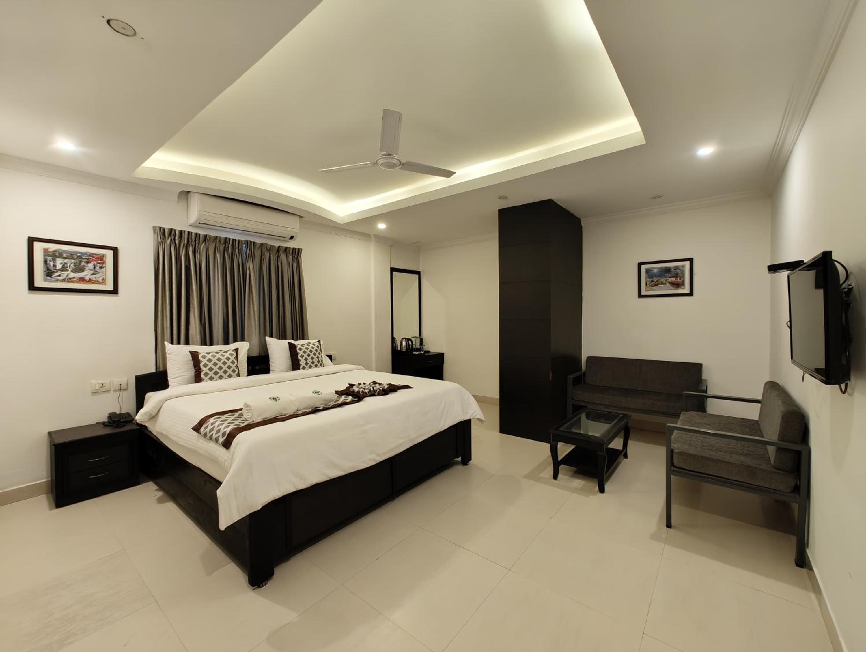 Deluxe King Room