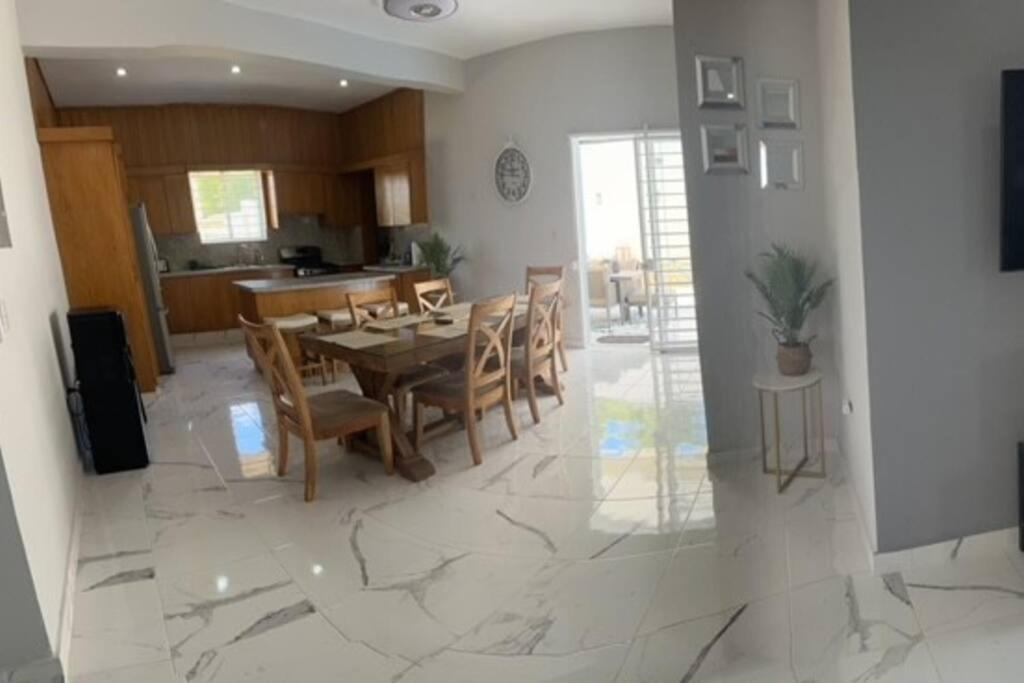 Villa photo 2