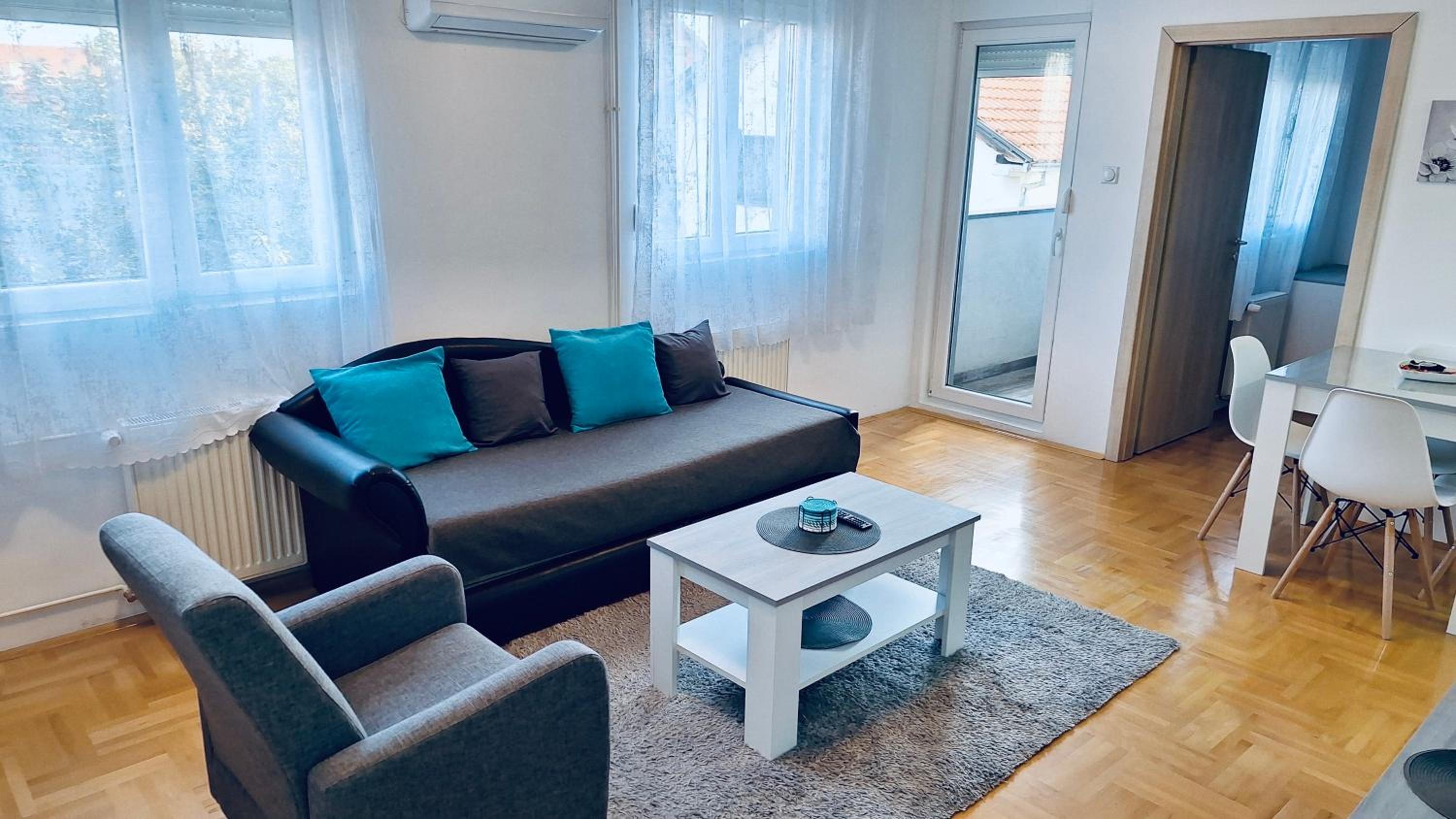 One-Bedroom Apartment photo 2