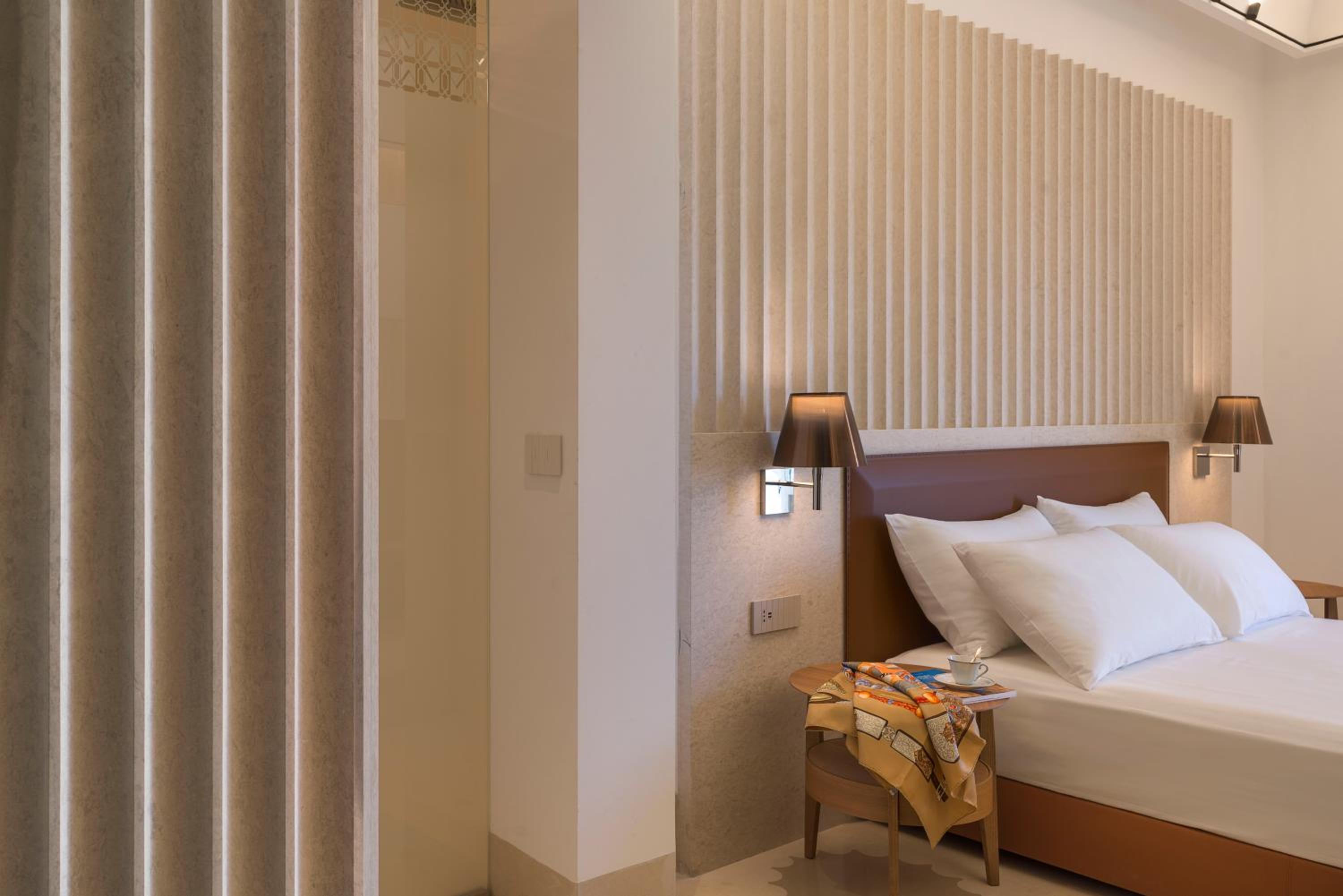 Deluxe Double Room with Side Sea View