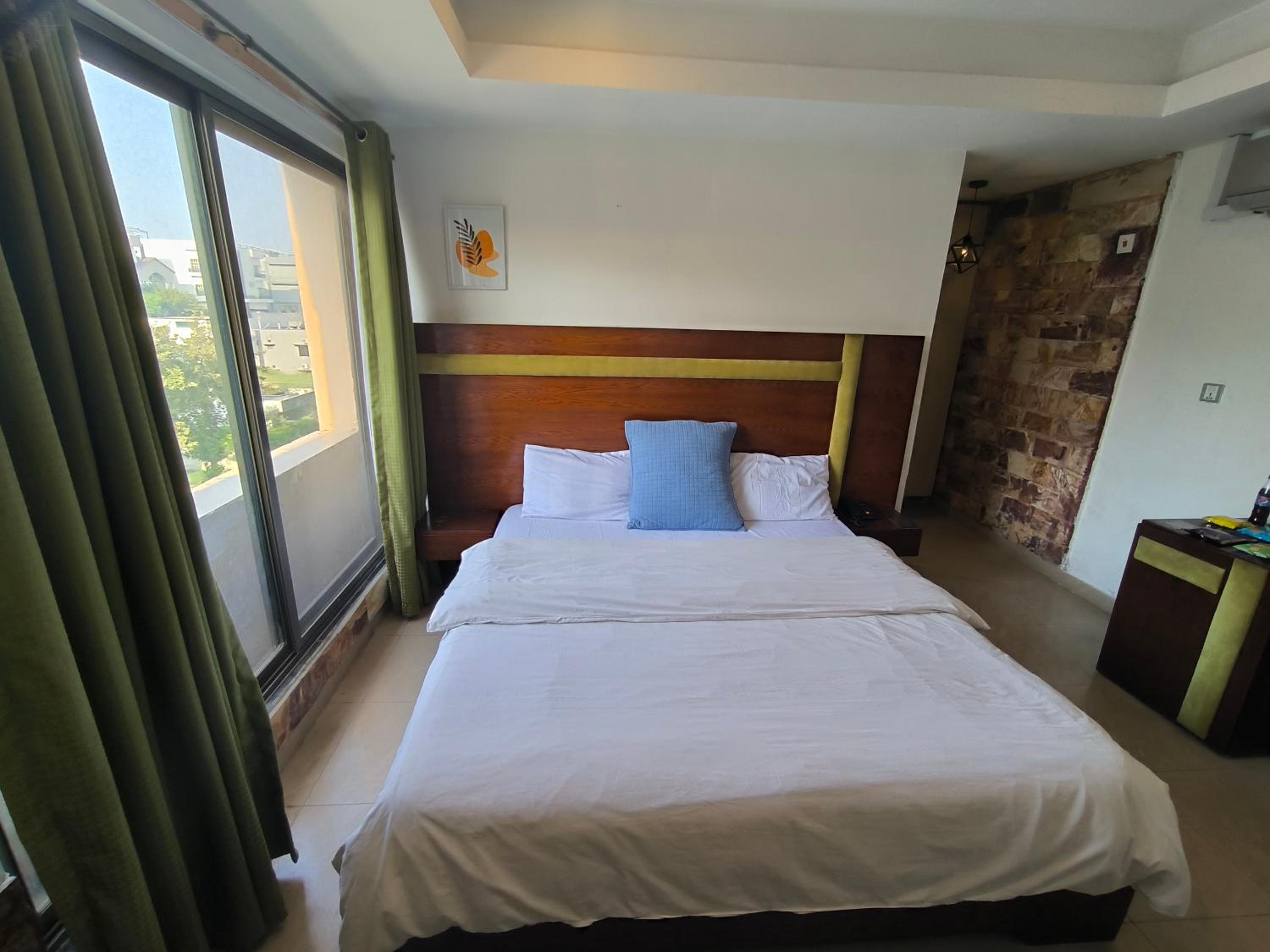 Deluxe King Room photo 1