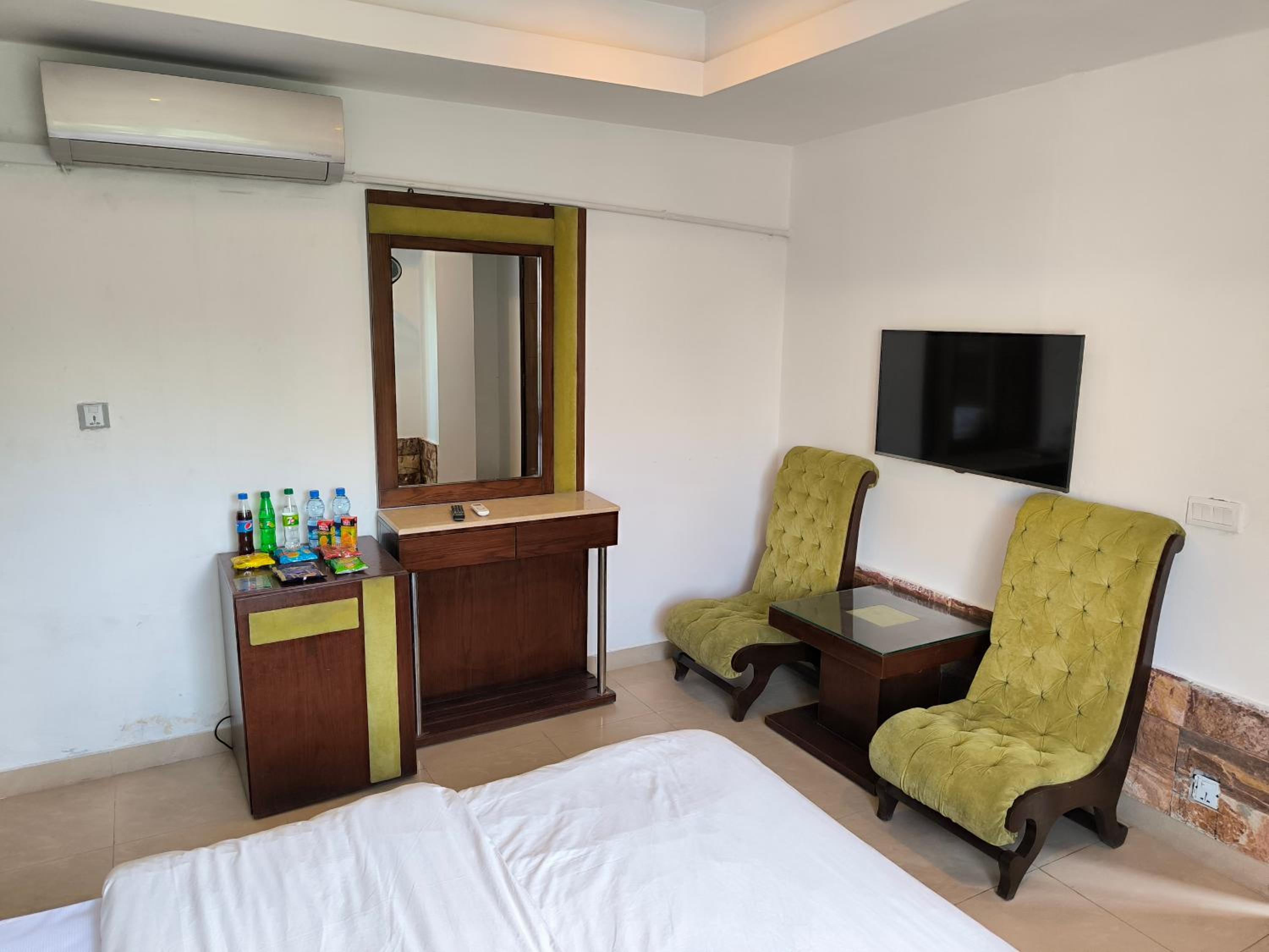 Deluxe King Room photo 3