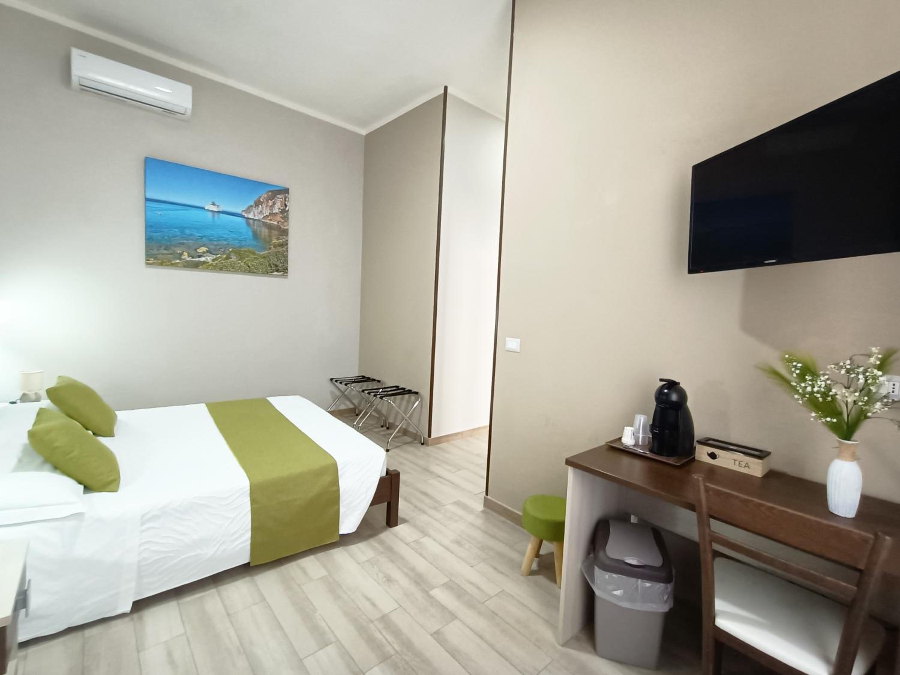 Double Room with Private Bathroom - Photo 4