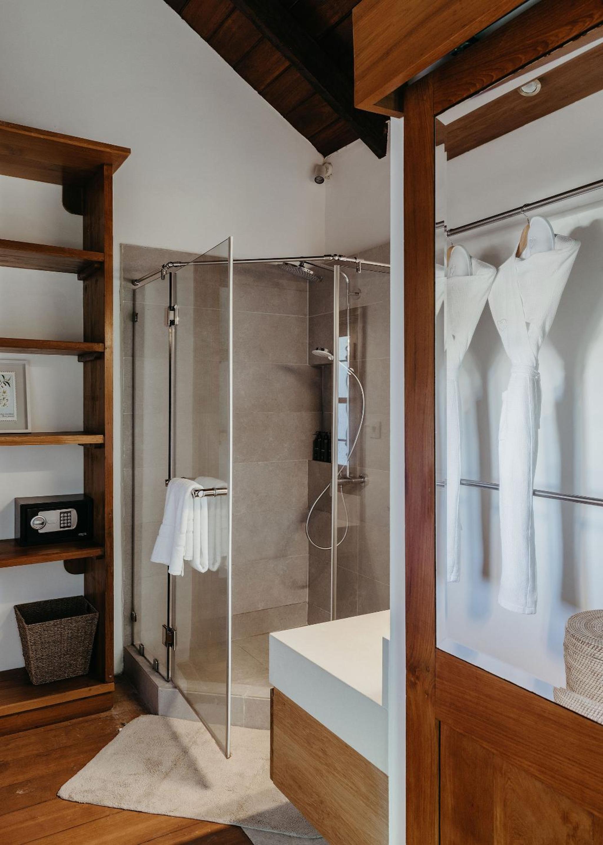 Villa photo 3