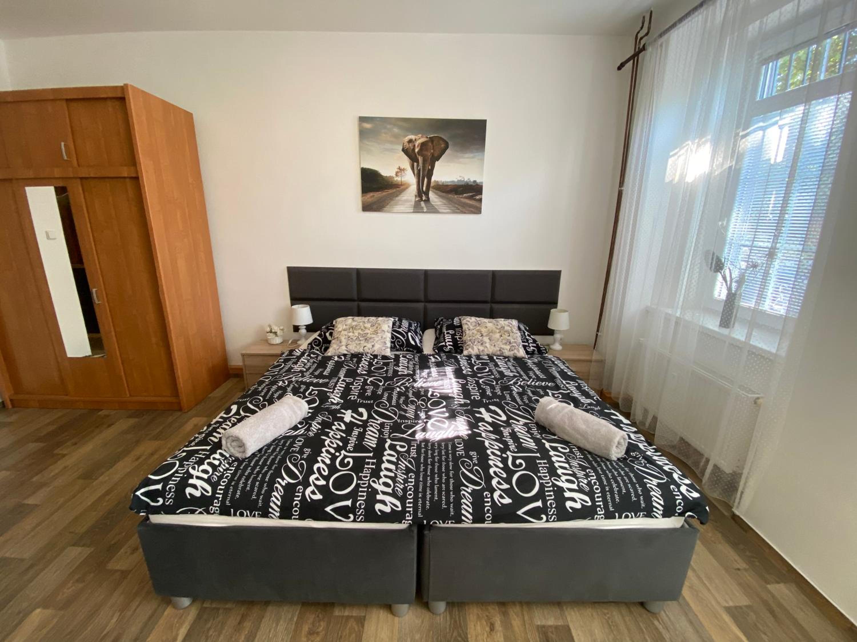 One-Bedroom Apartment - Photo 39