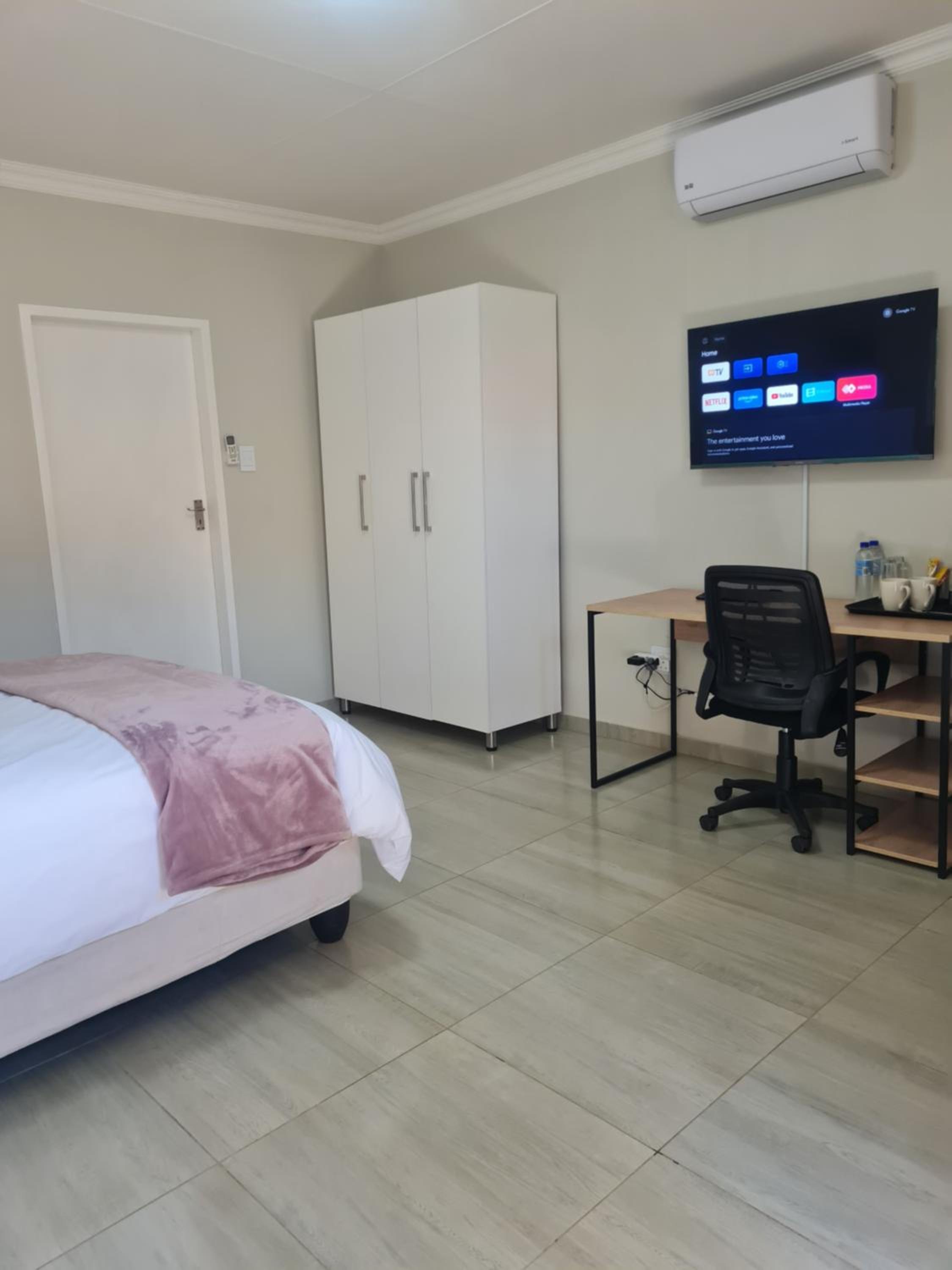 Budget Double or Twin Room photo 3