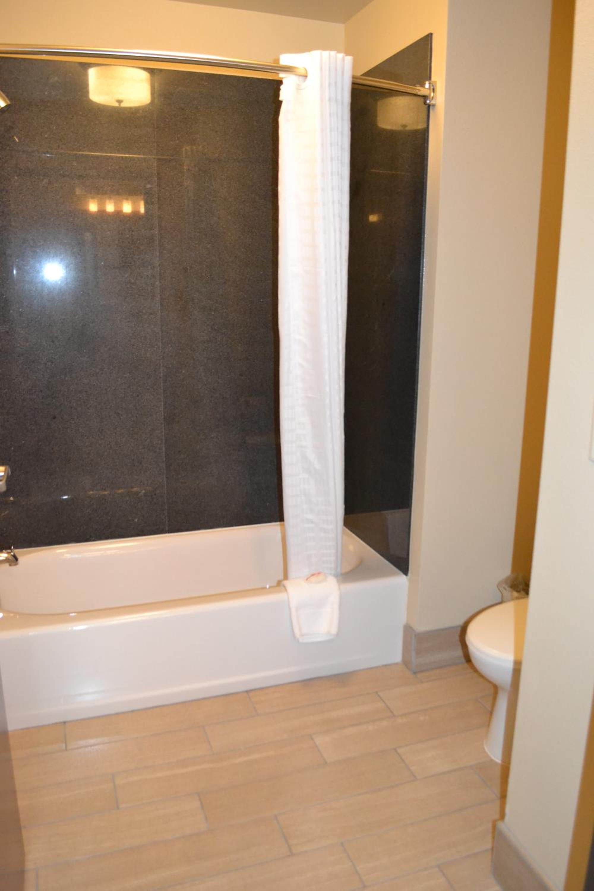 Deluxe King Room - Non-Smoking photo 2