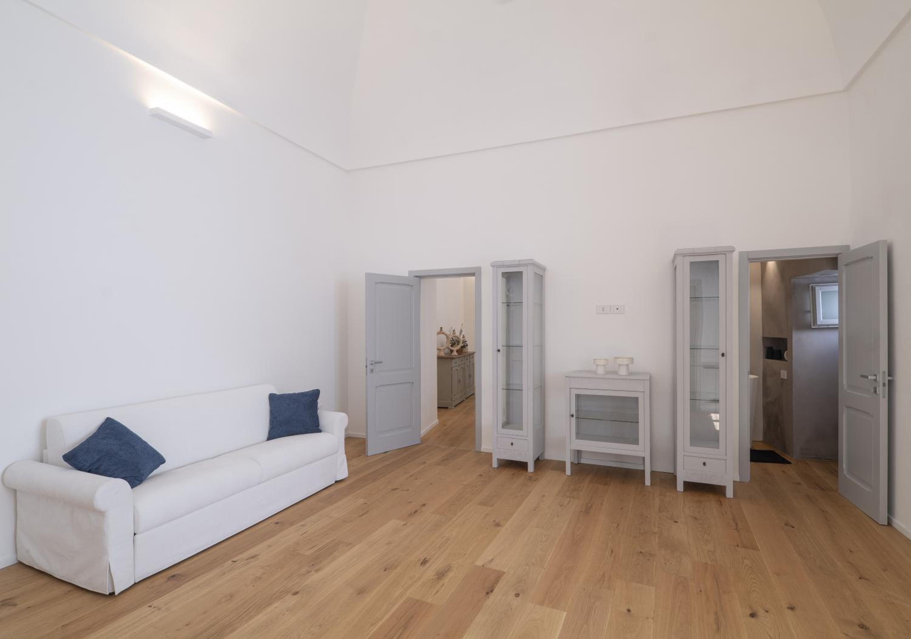 Three-Bedroom House photo 2