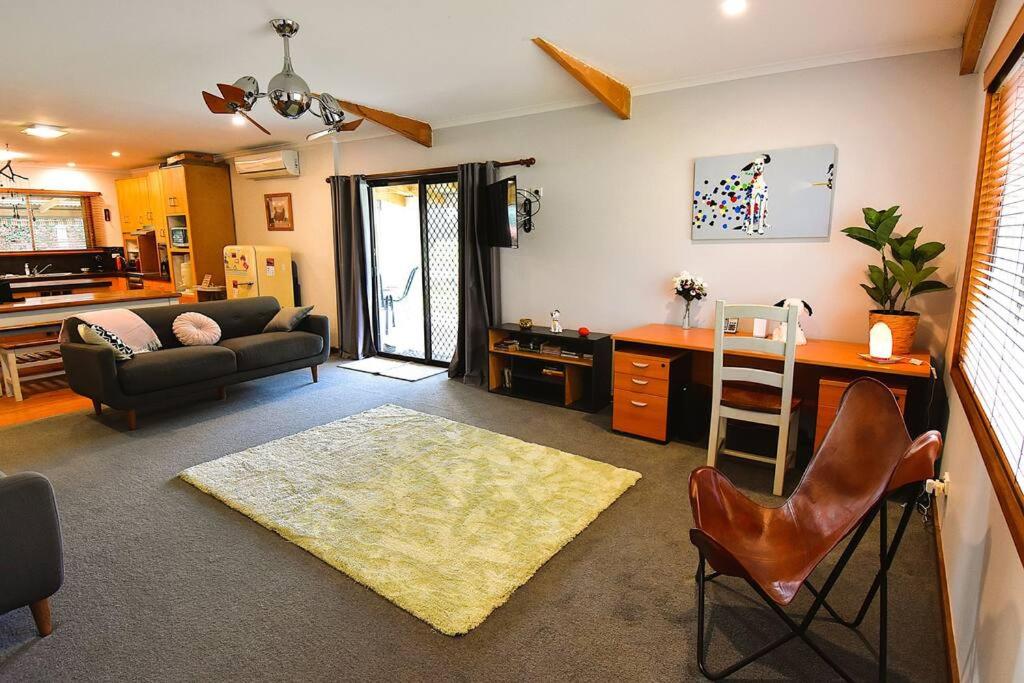 One-Bedroom House photo 1