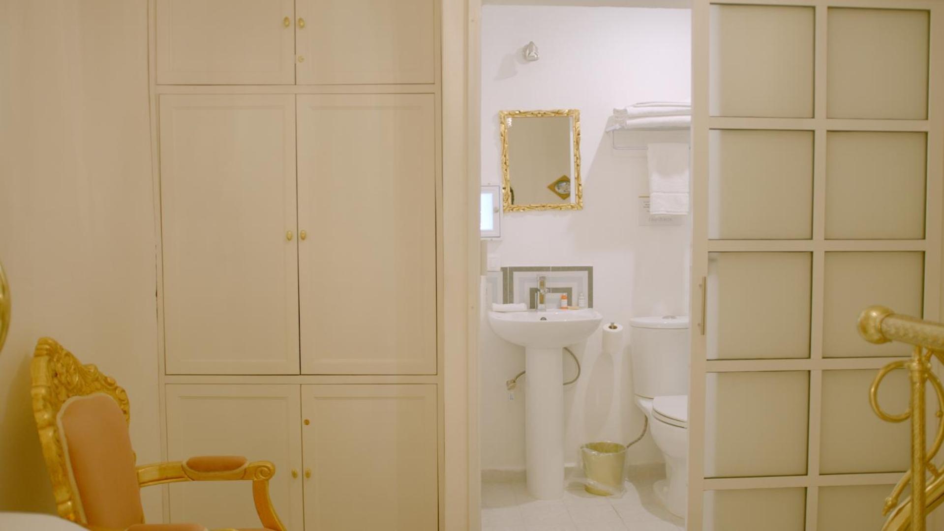 Double Room with Private Bathroom photo 2