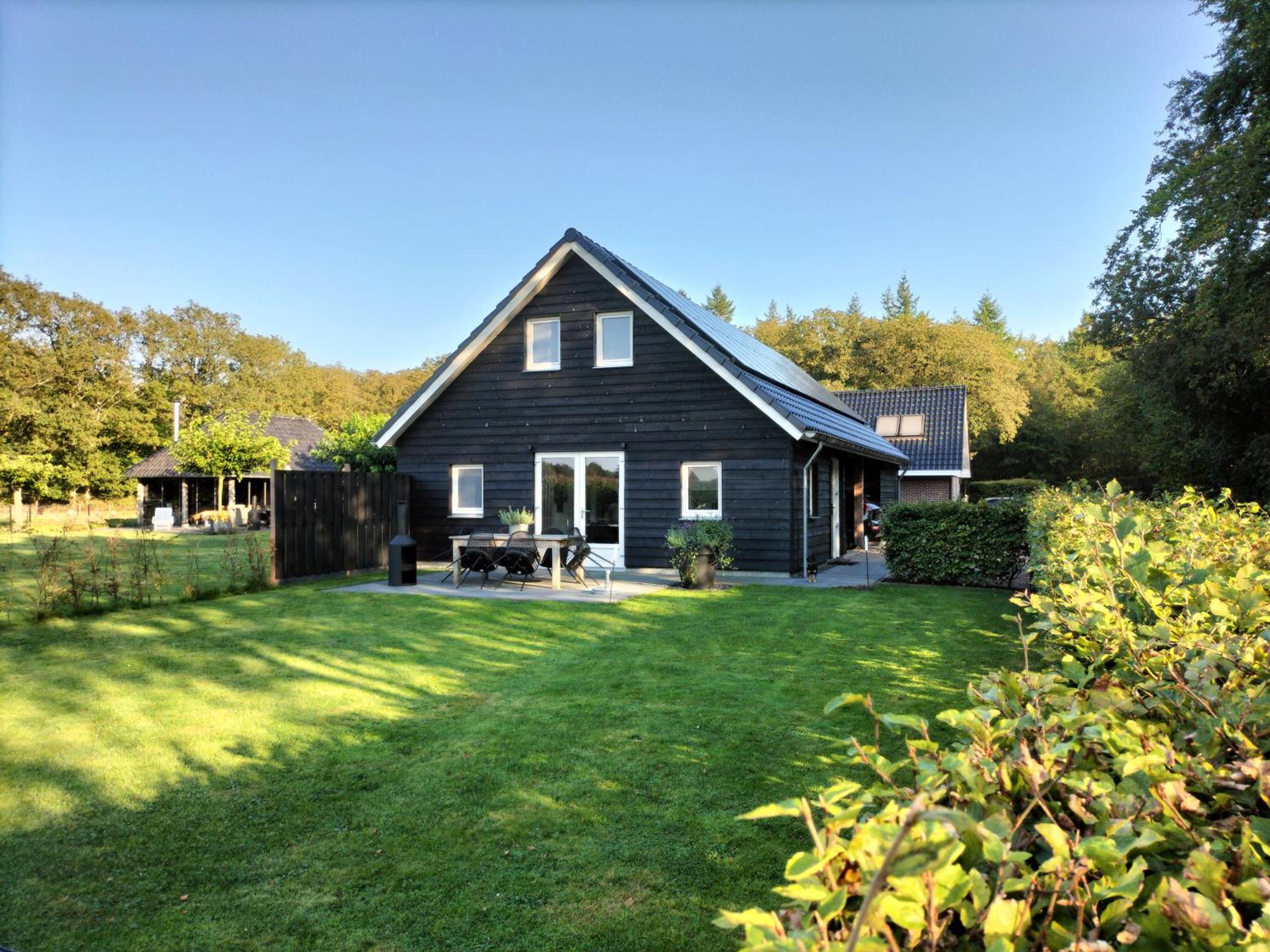Three-Bedroom House photo 2