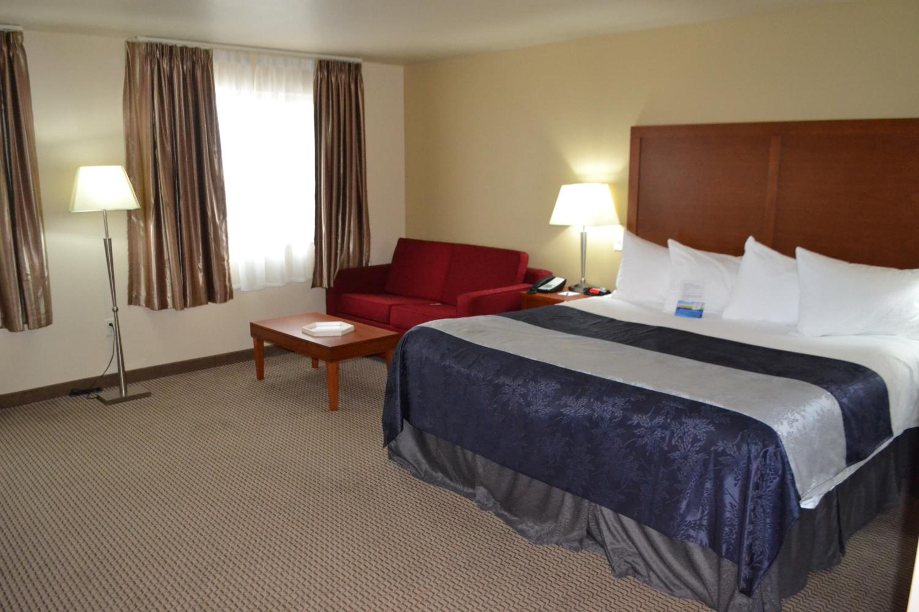 Deluxe King Room - Non-Smoking photo 1