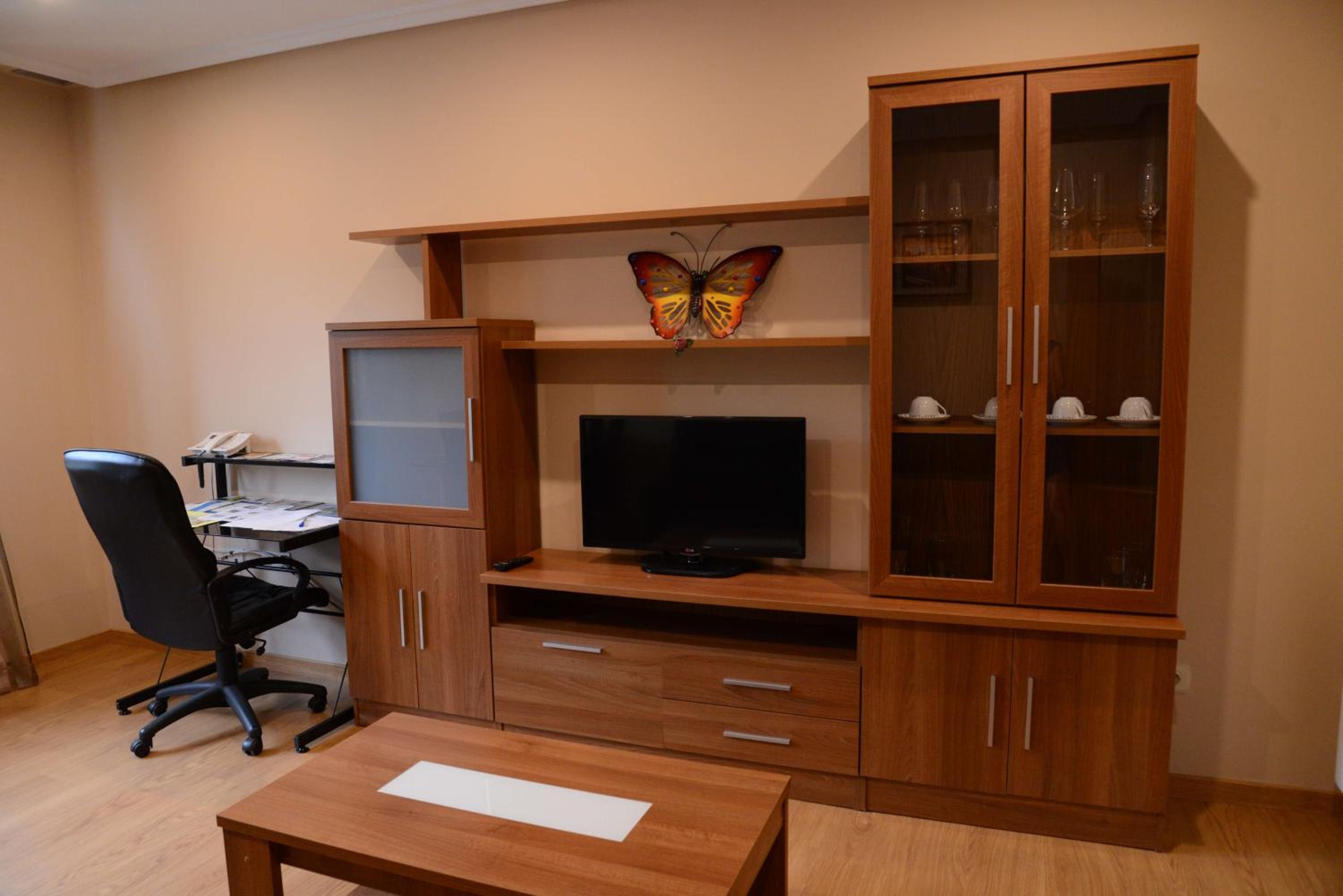 Three-Bedroom Apartment - Photo 37