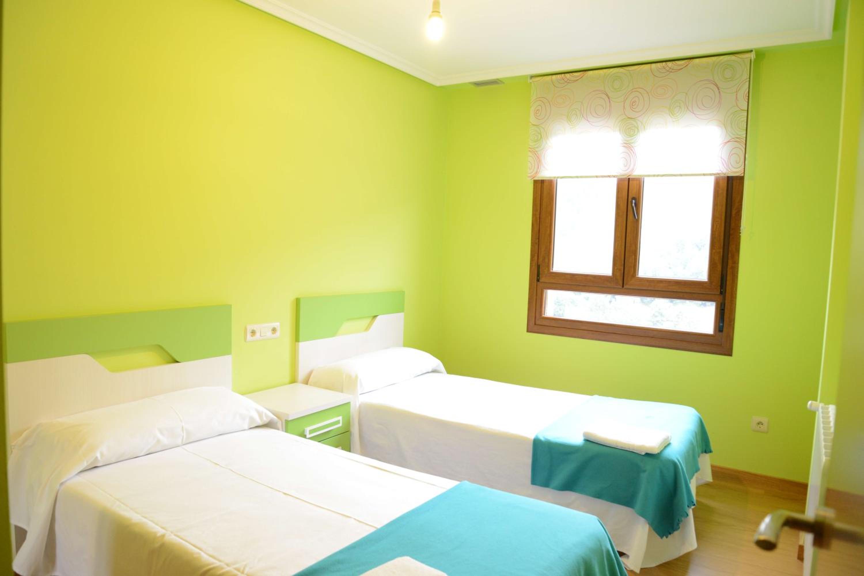 Three-Bedroom Apartment - Photo 36