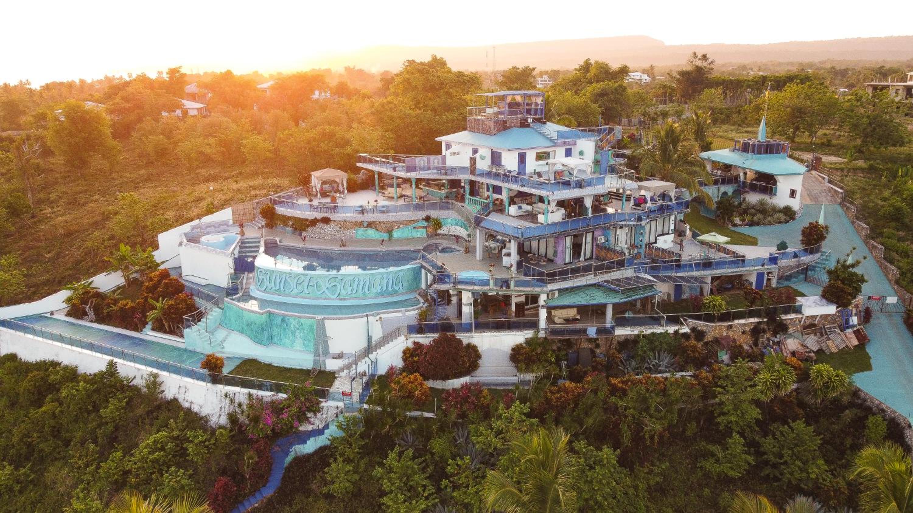 Deluxe Villa photo 2