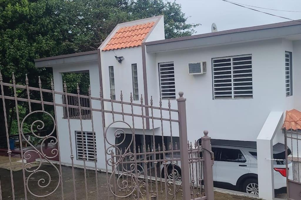 Four-Bedroom House photo 2