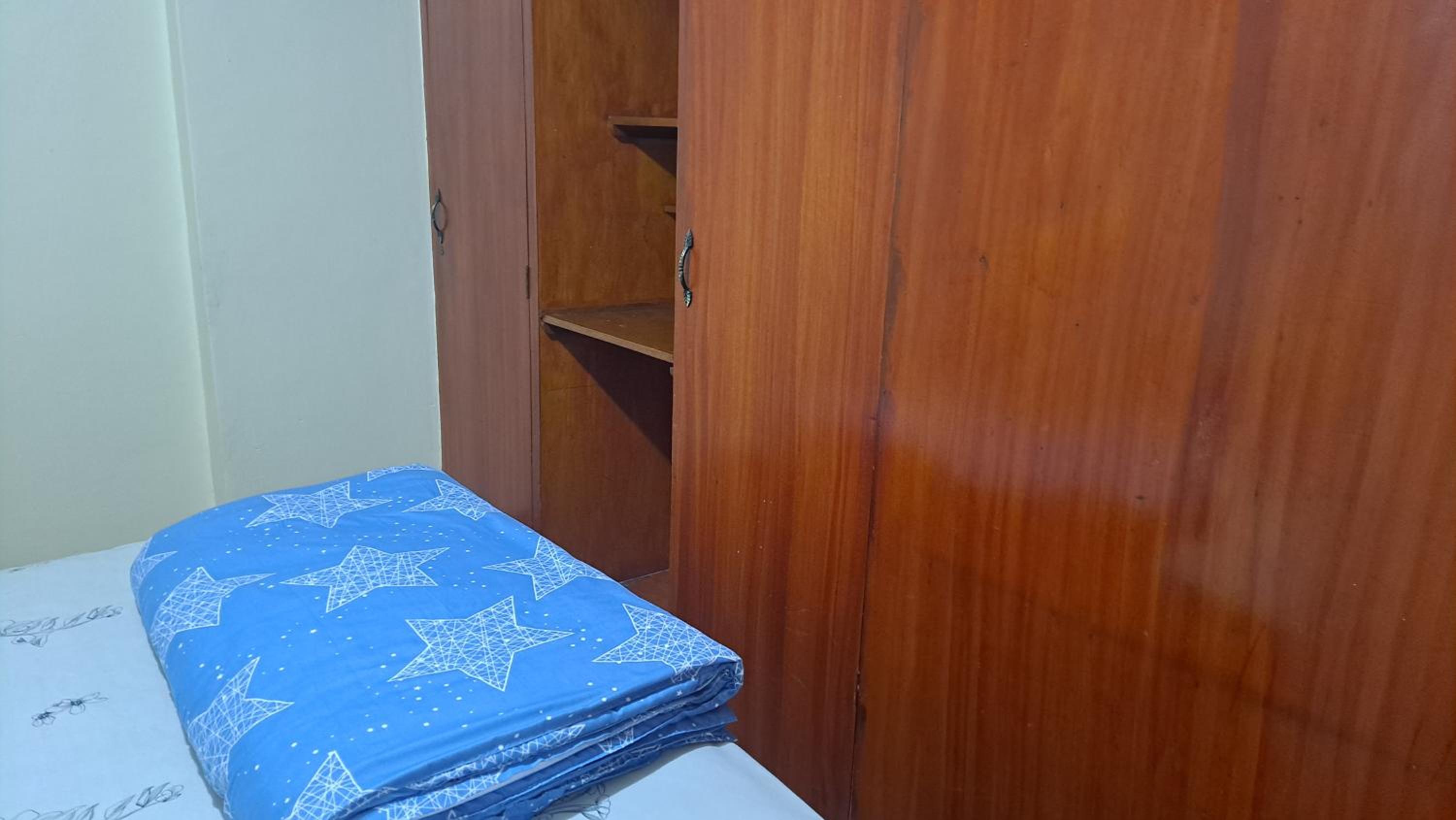 Queen Room photo 2