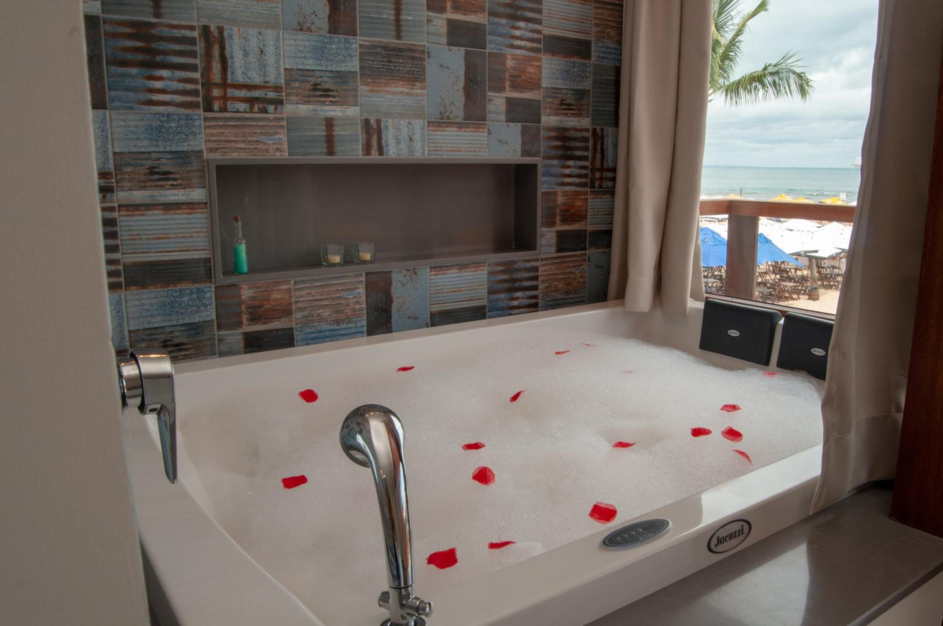Deluxe Master Room with Sea View and Bathtub photo 3
