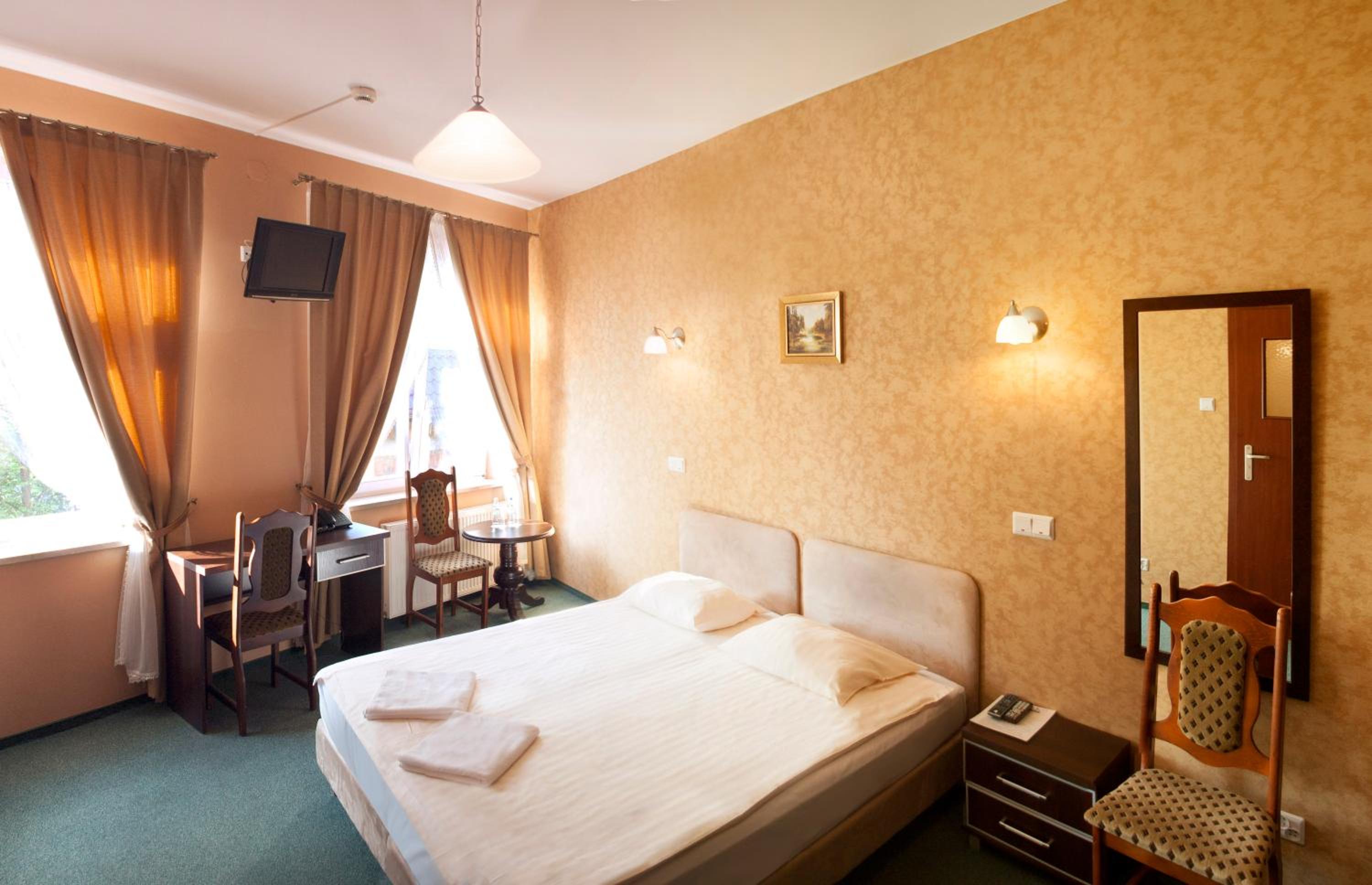 Double Room - Photo 5