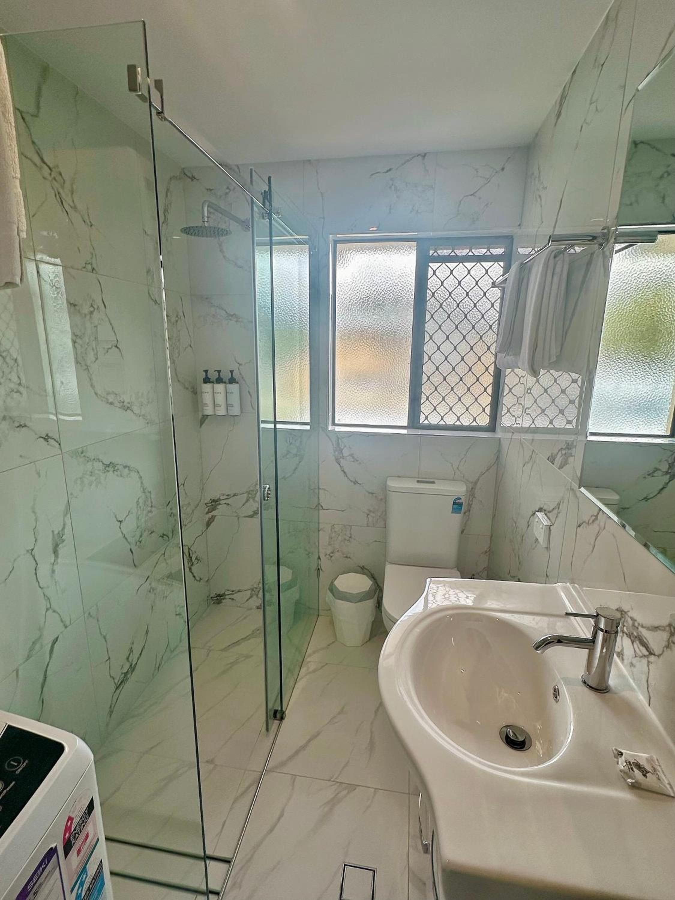 One-Bedroom Apartment thumbnail 5