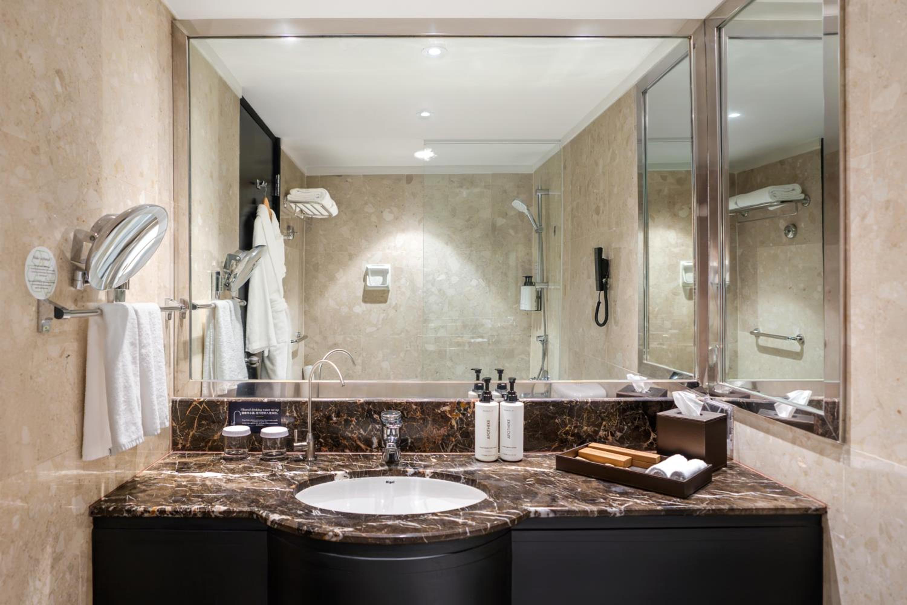 Deluxe Twin Room - High Floor