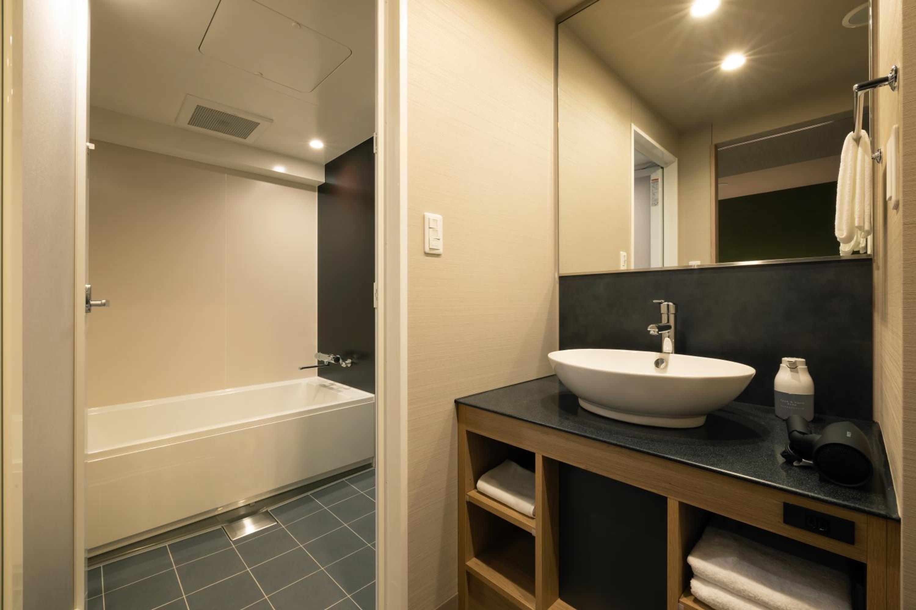 Superior Triple Room with Bathroom - Photo 2