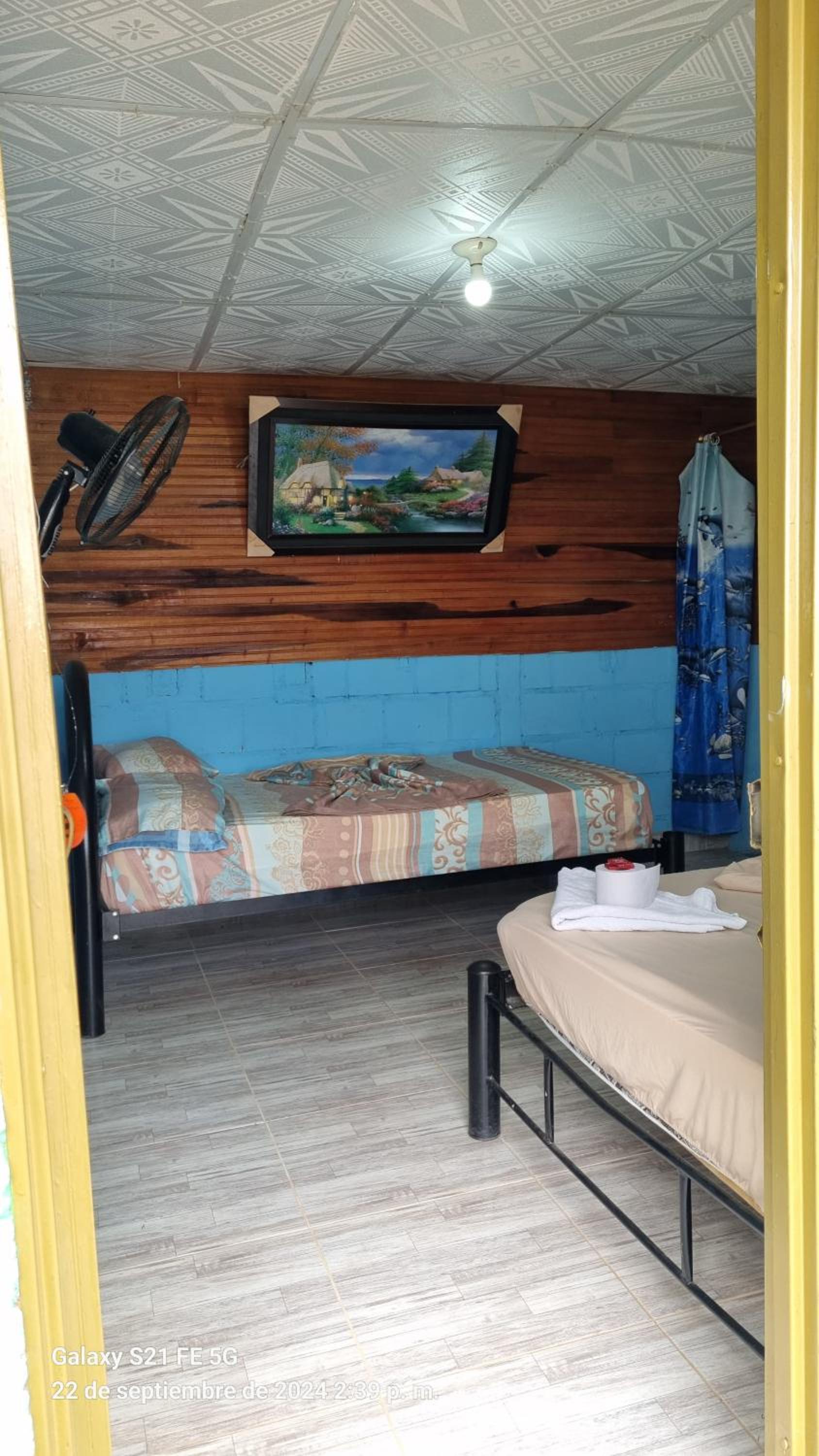 Twin Room with Private Bathroom photo 2