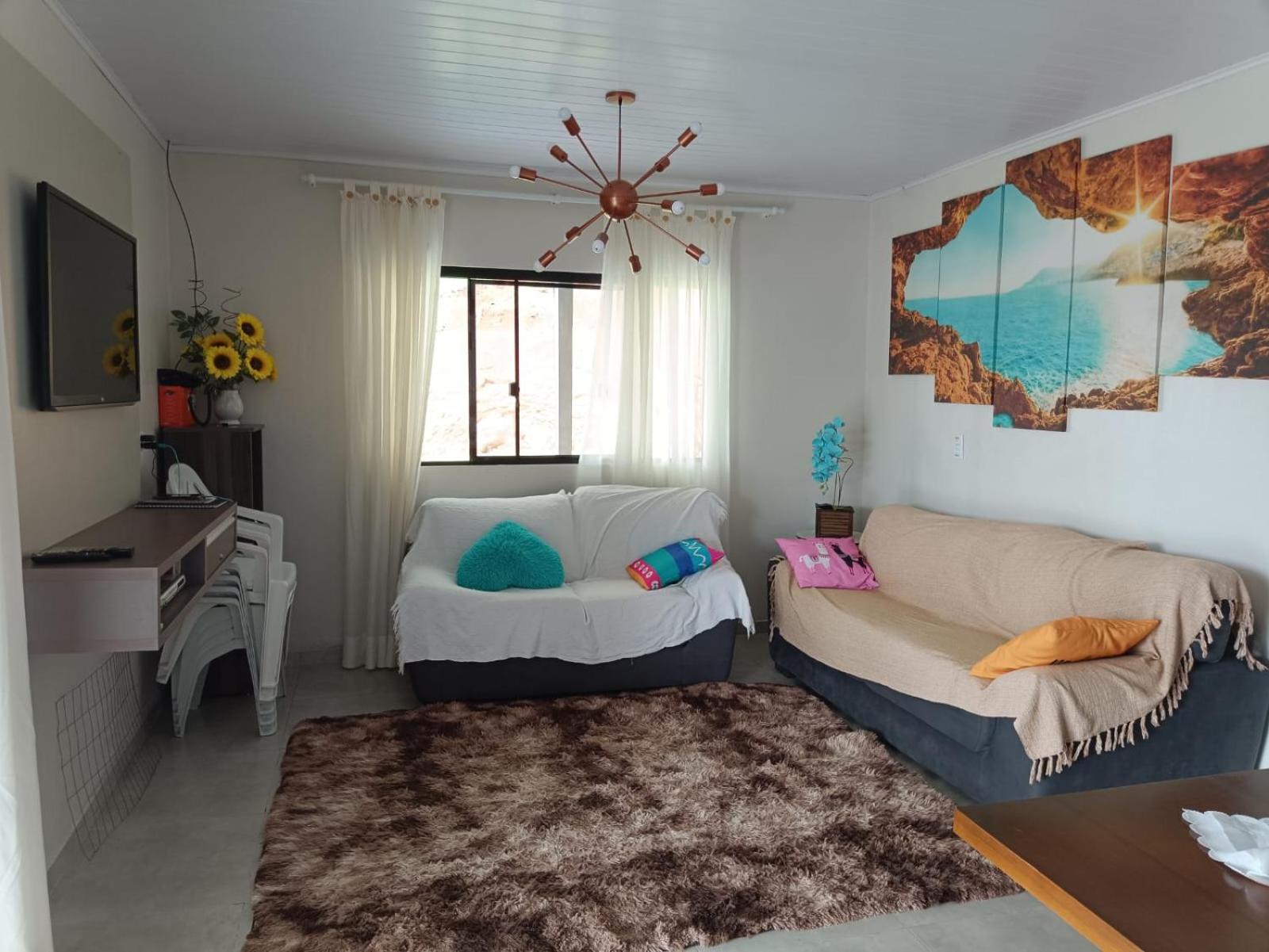 Five-Bedroom House photo 1