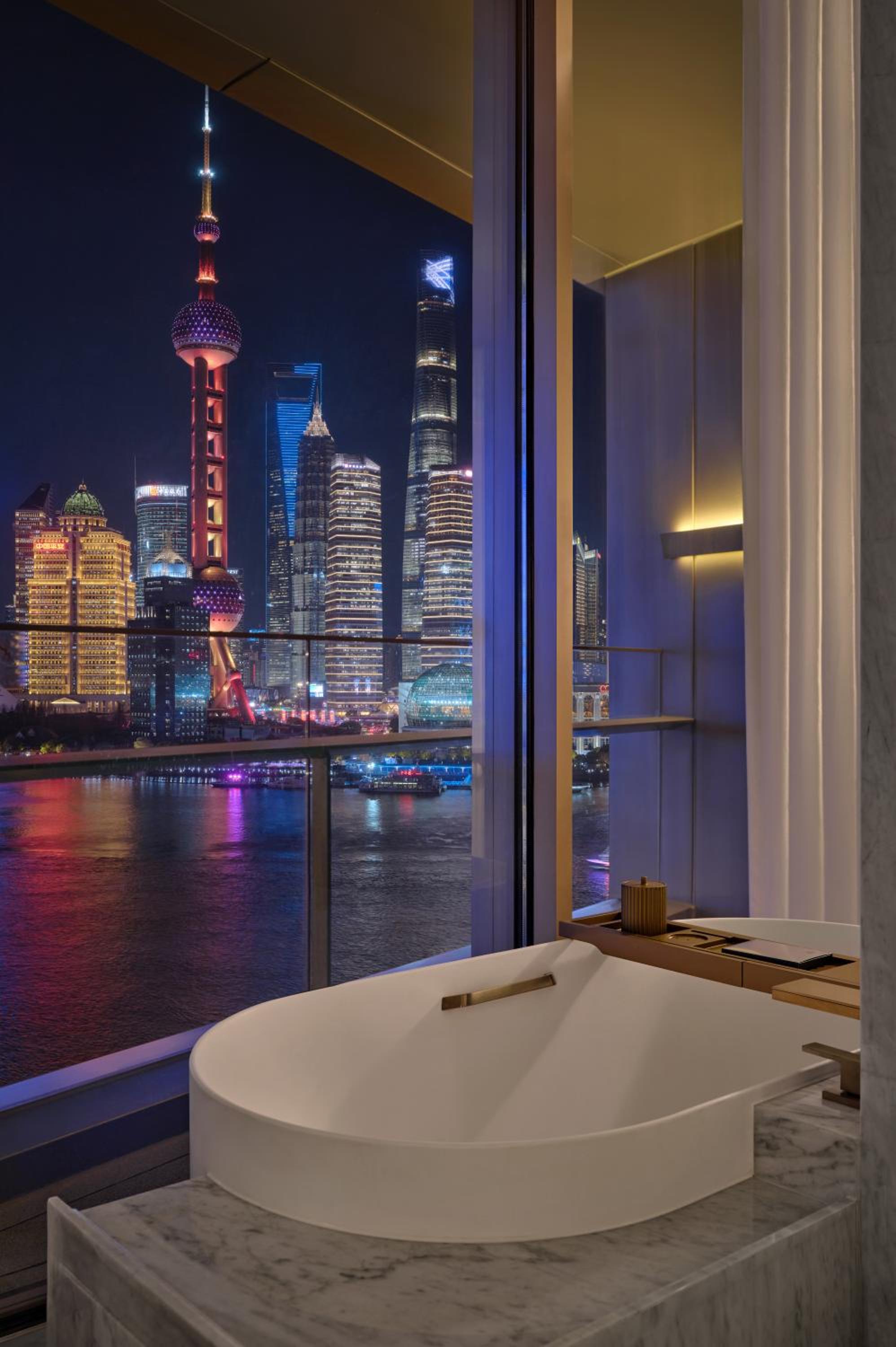 Classic King Room with Tower View thumbnail 5