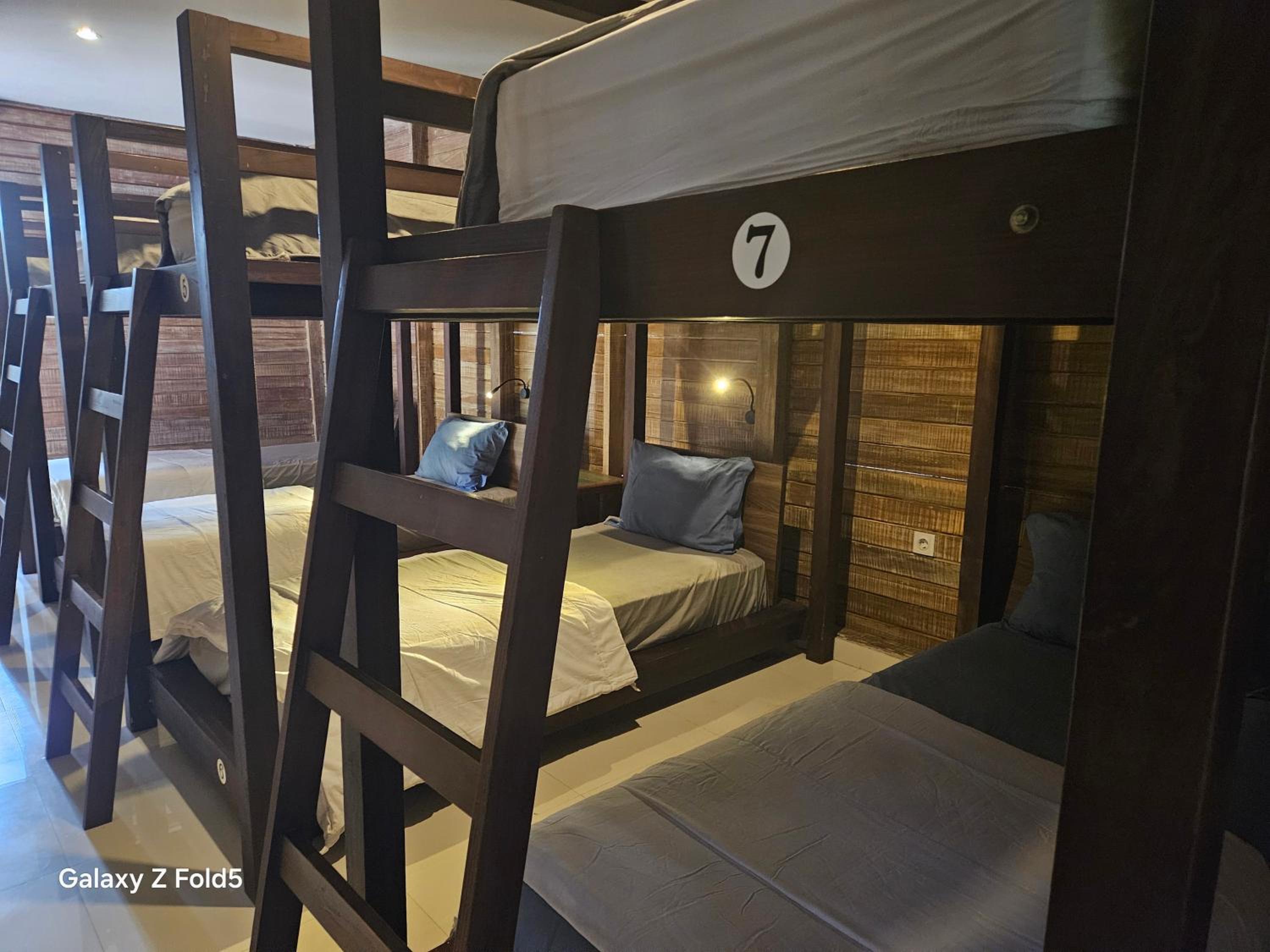 8-Bed Mixed Dormitory Room photo 1