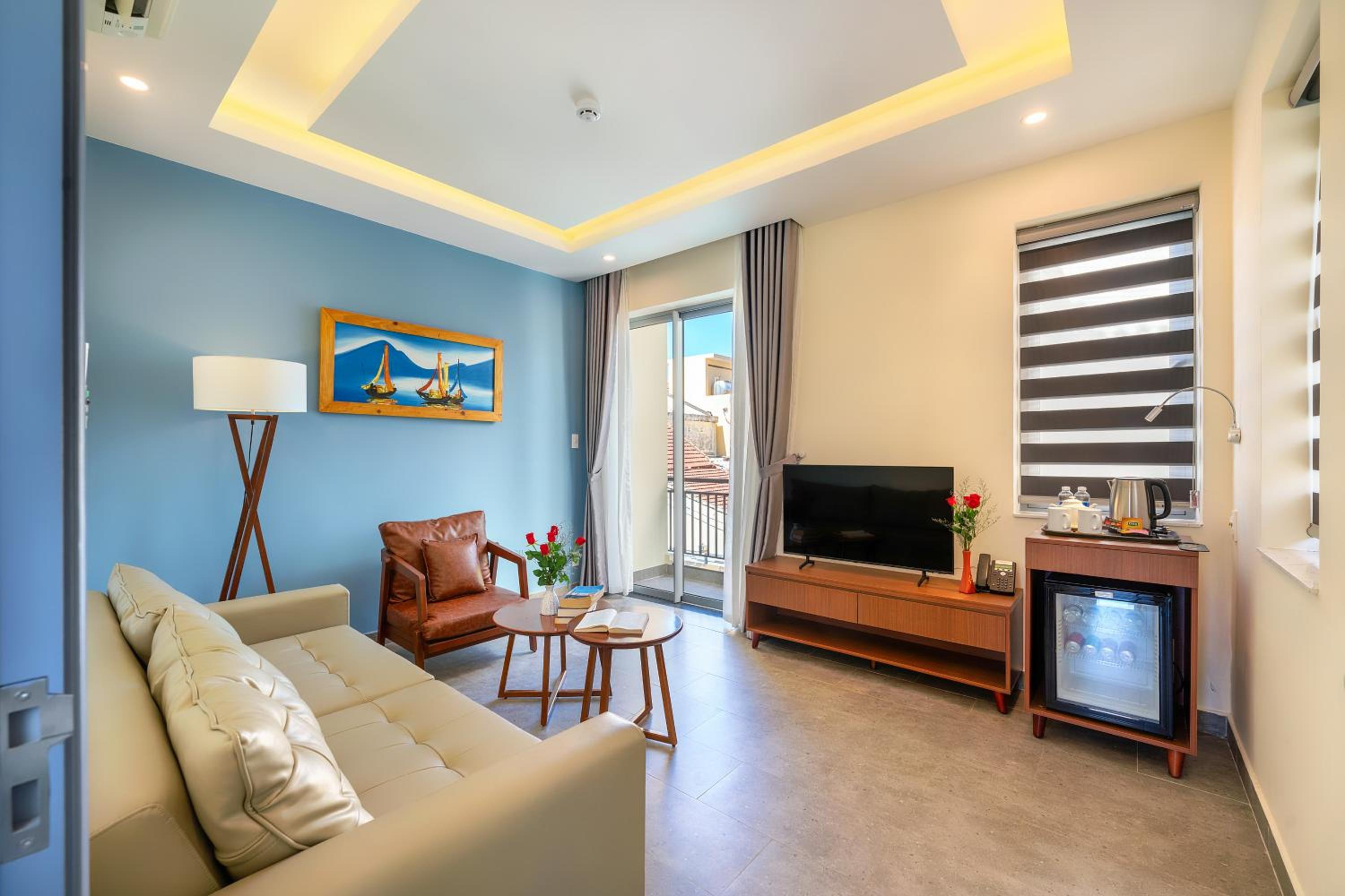 Suite - Photo 17