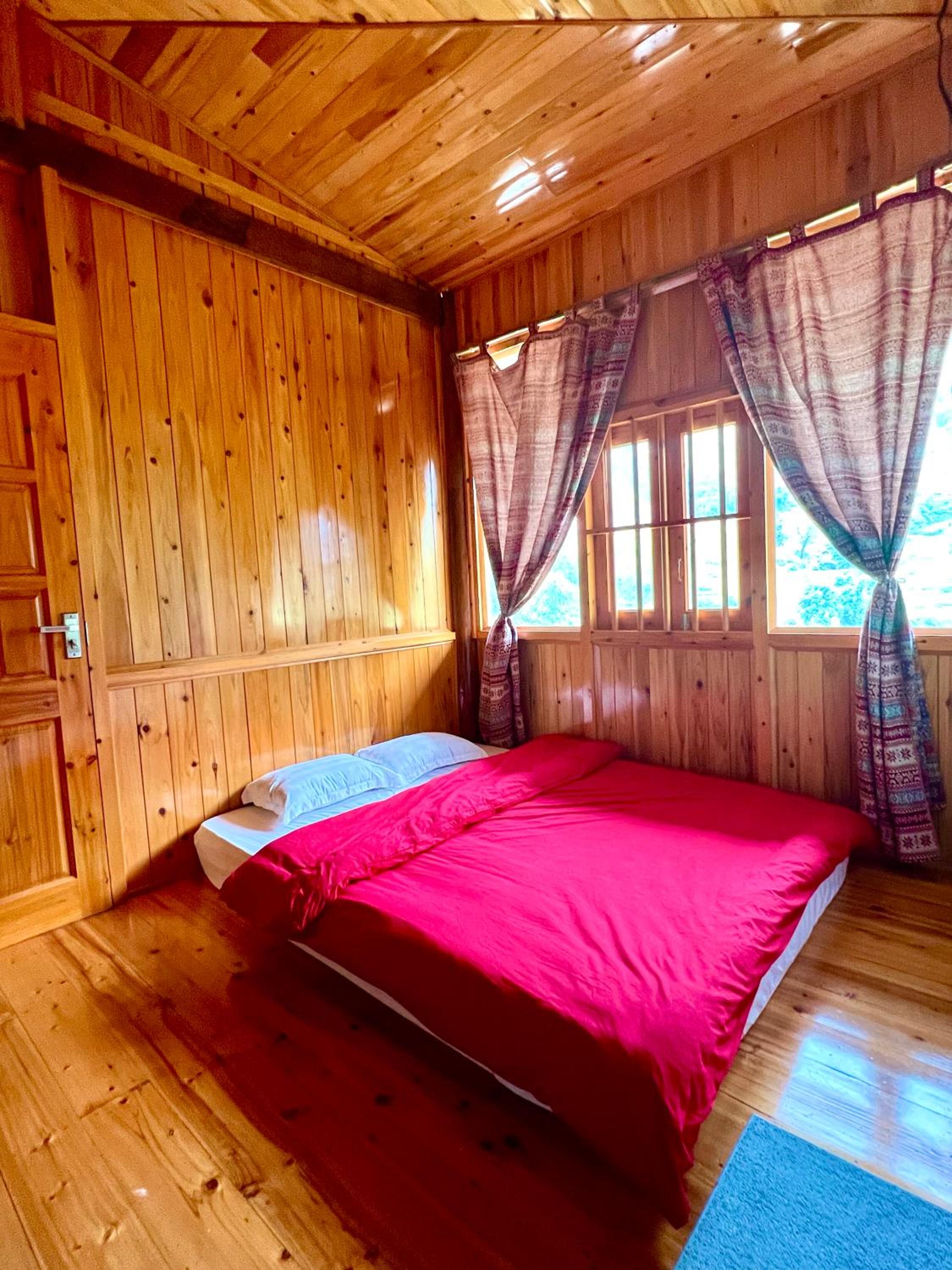 King Room with Mountain View photo 2
