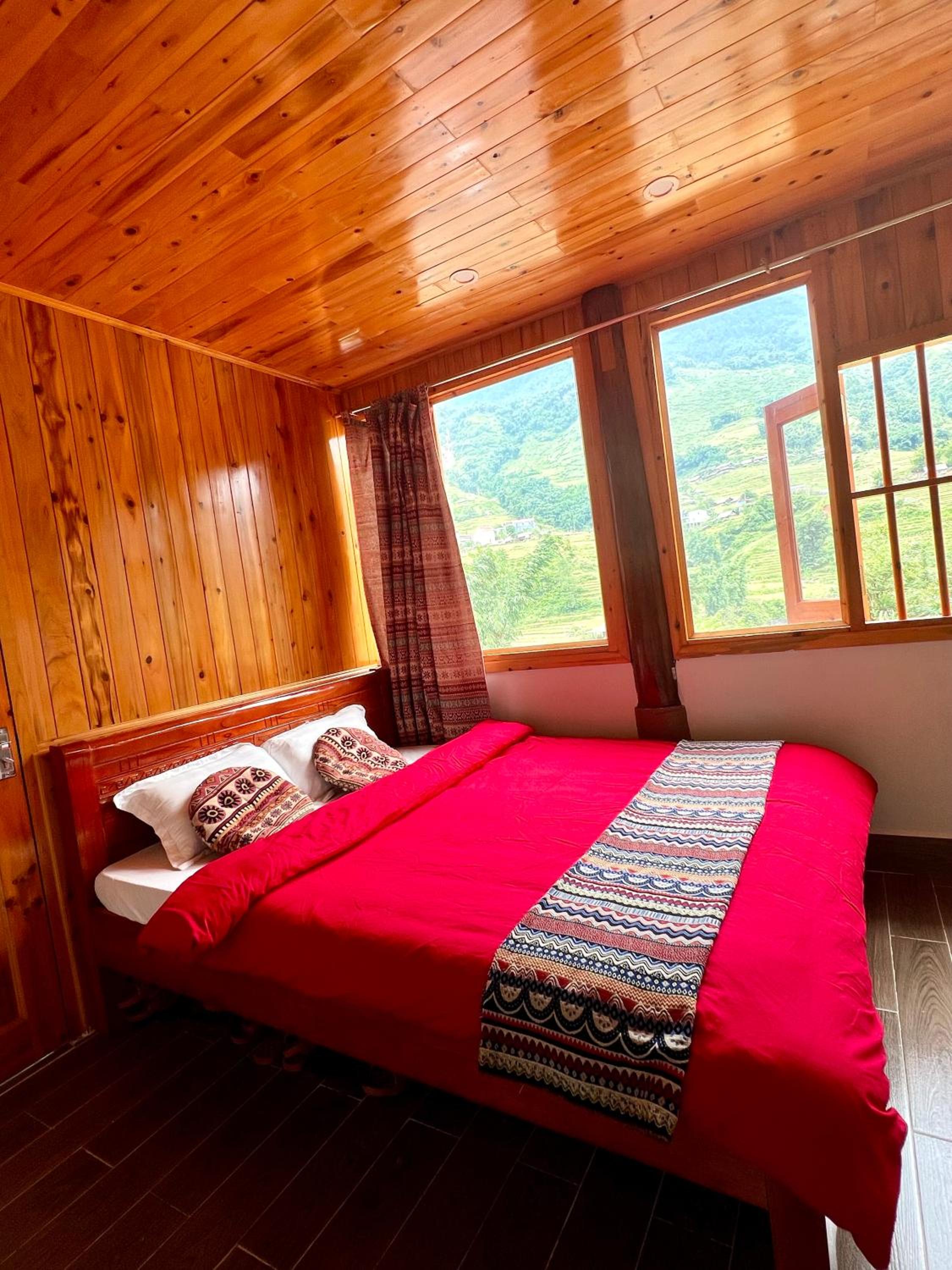 Deluxe King Room photo 2