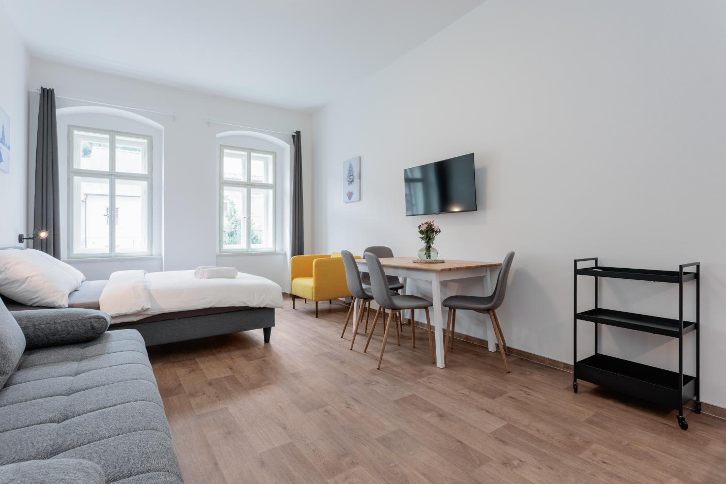Studio Apartment with One Double Bed