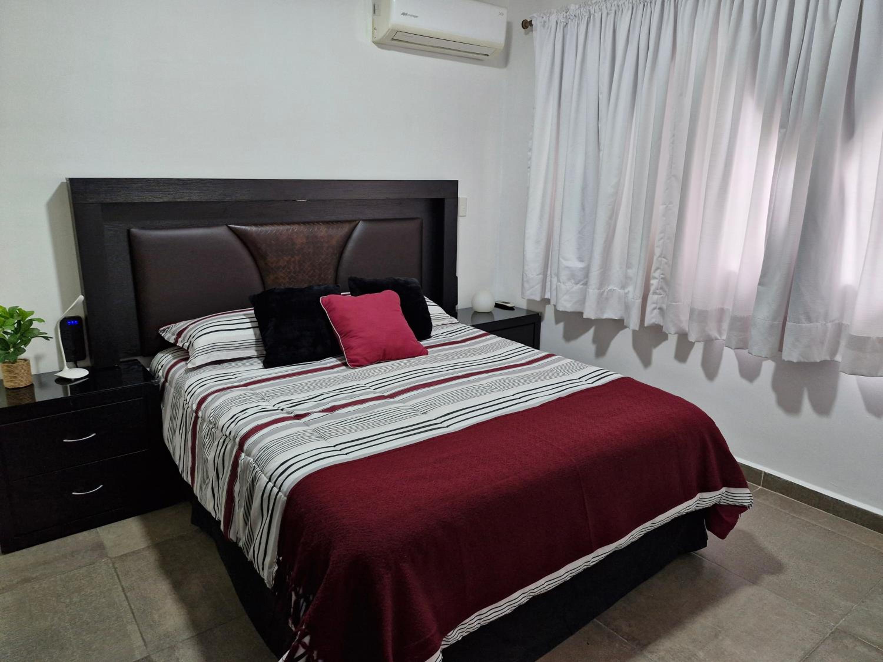 Three-Bedroom House photo 3
