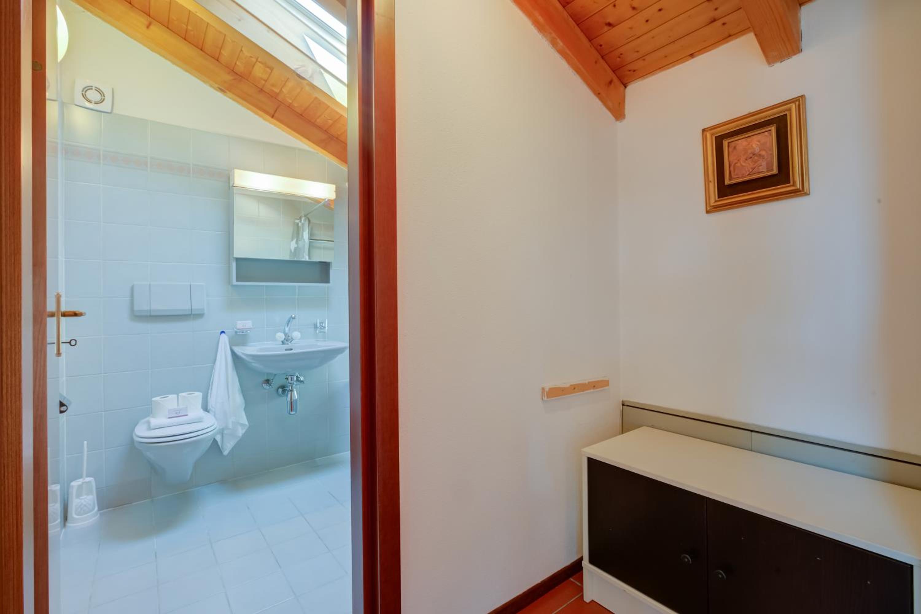 Apartment with Lake View photo 3