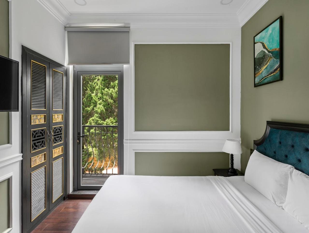 Double Room with Balcony - Photo 1