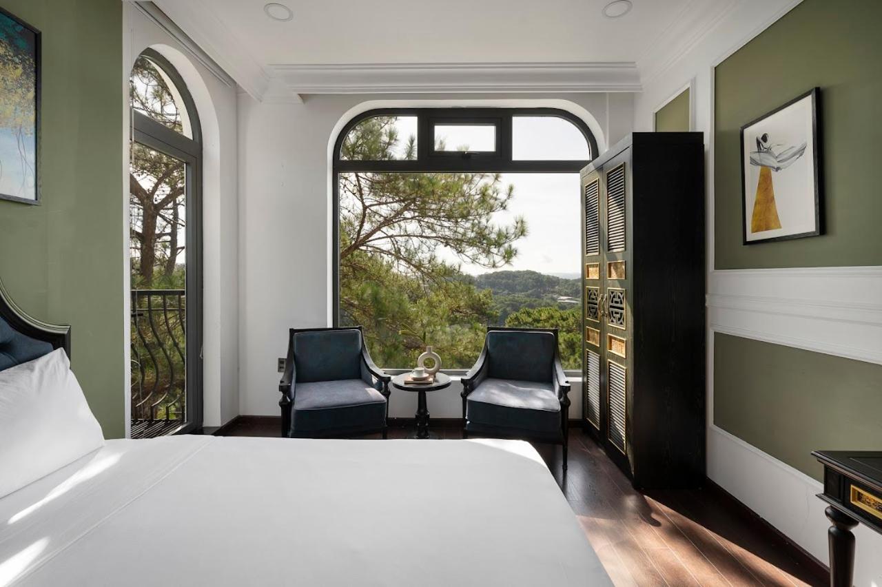 Deluxe Double Room with Balcony - Photo 2