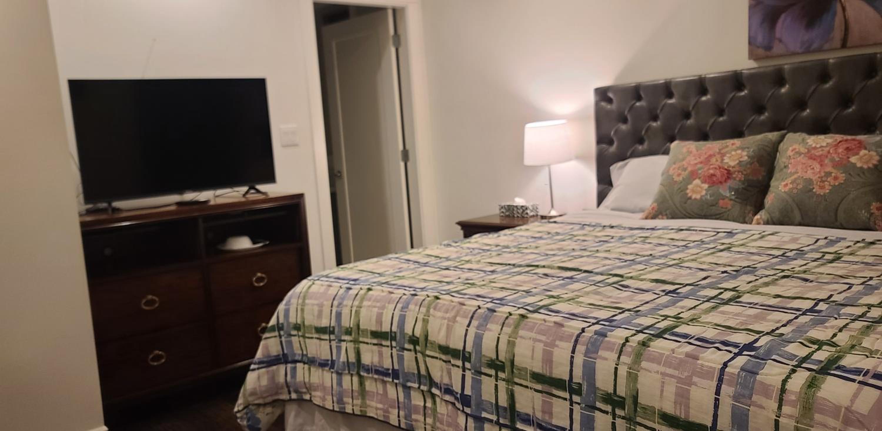 King Room with Private Bathroom photo 1