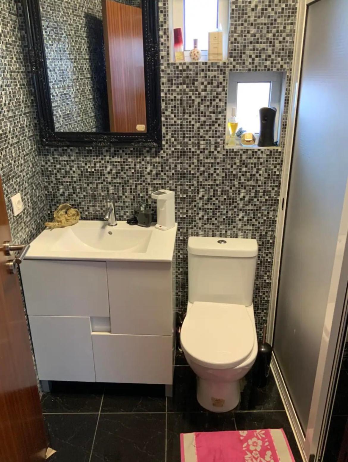 Double Room with Shared Bathroom photo 2
