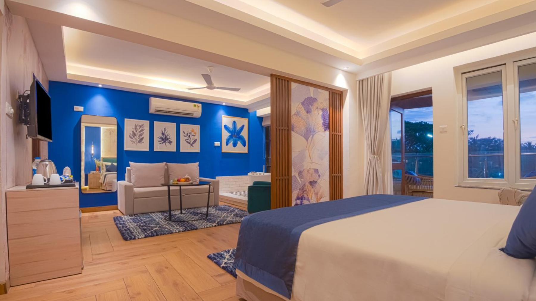 Suite with Hot Tub- 15% off on Water Sports and enjoy Happy Hours with 1+1 offer