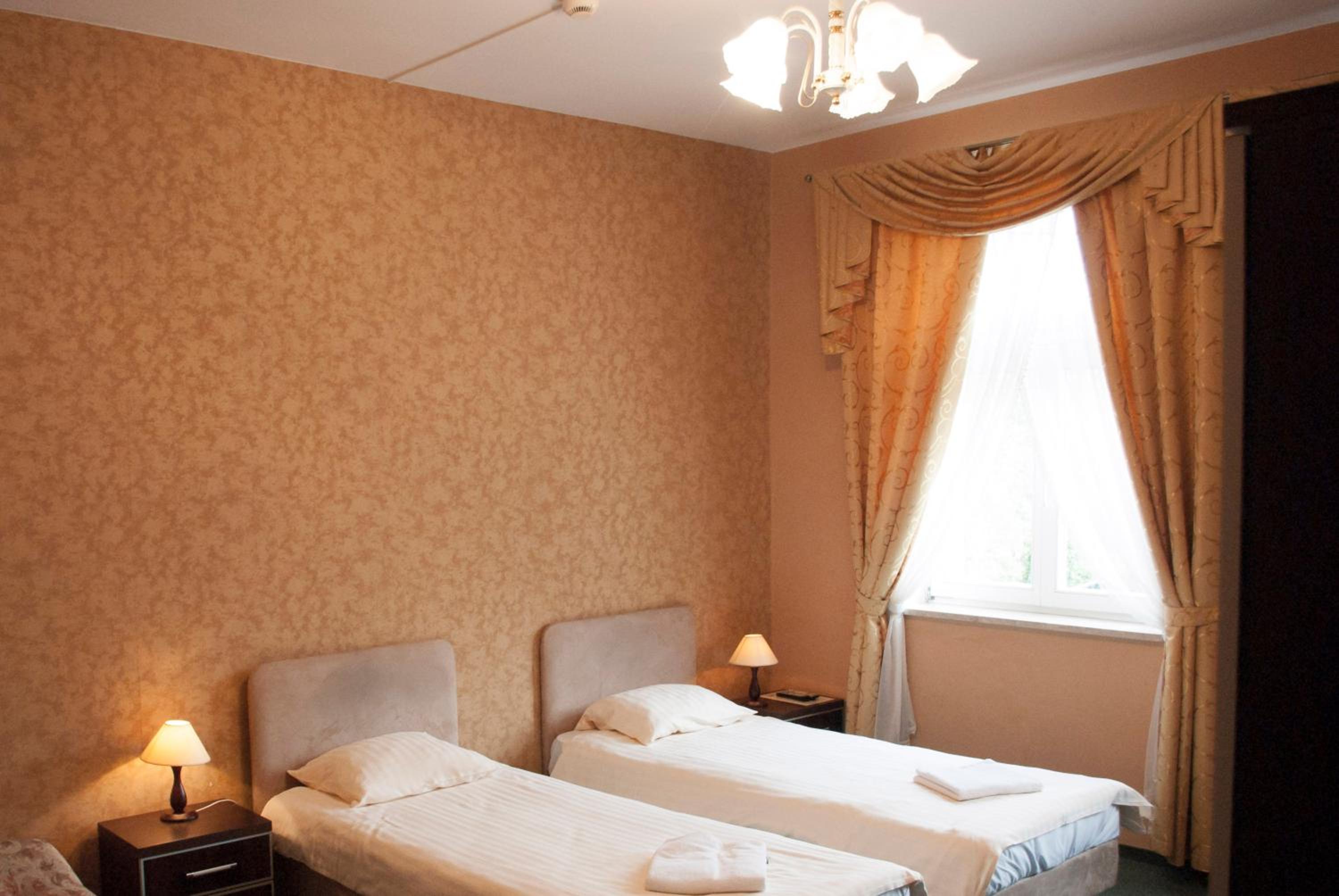Twin Room - Photo 5