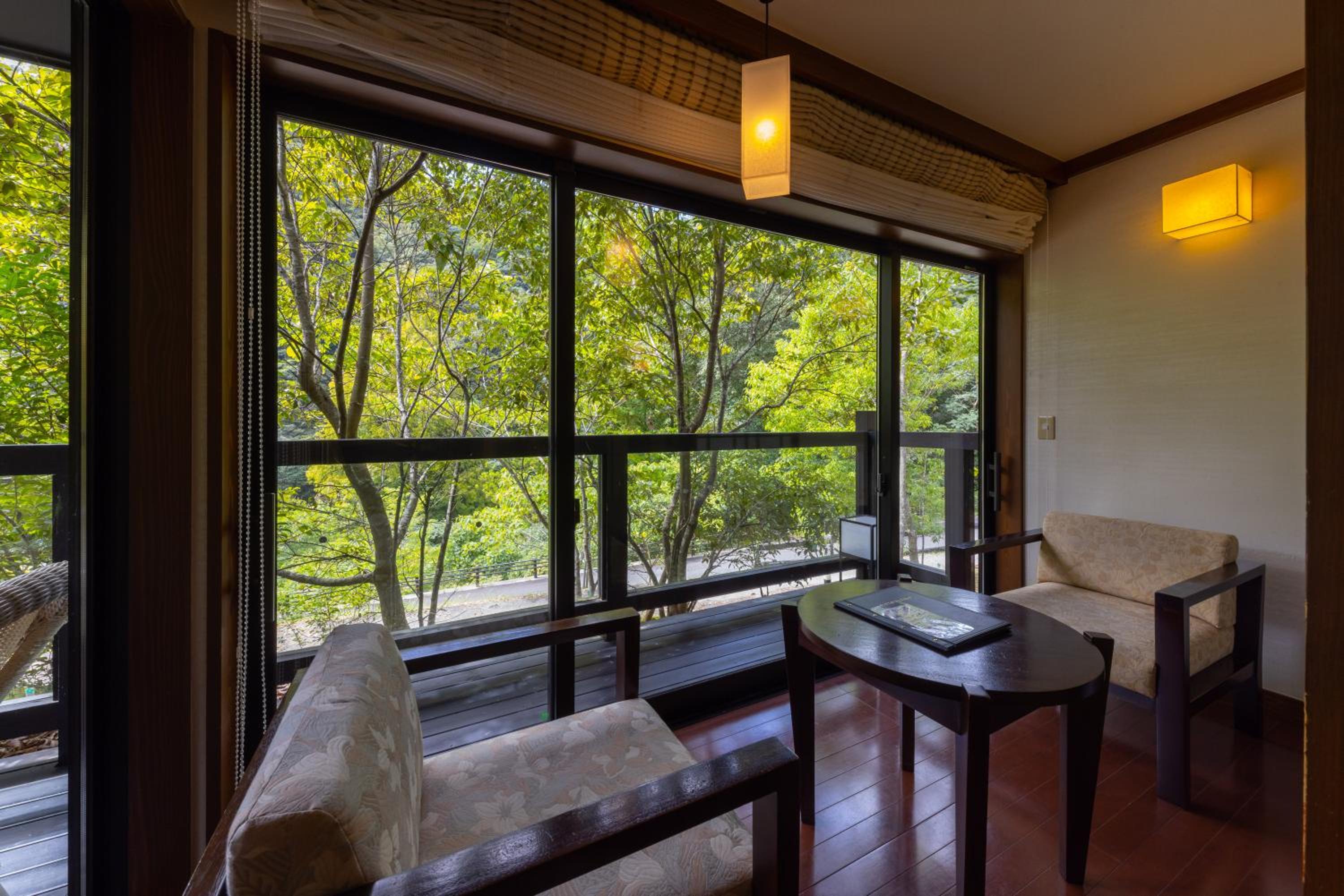 Twin Room With Private Bathroom - Photo 2