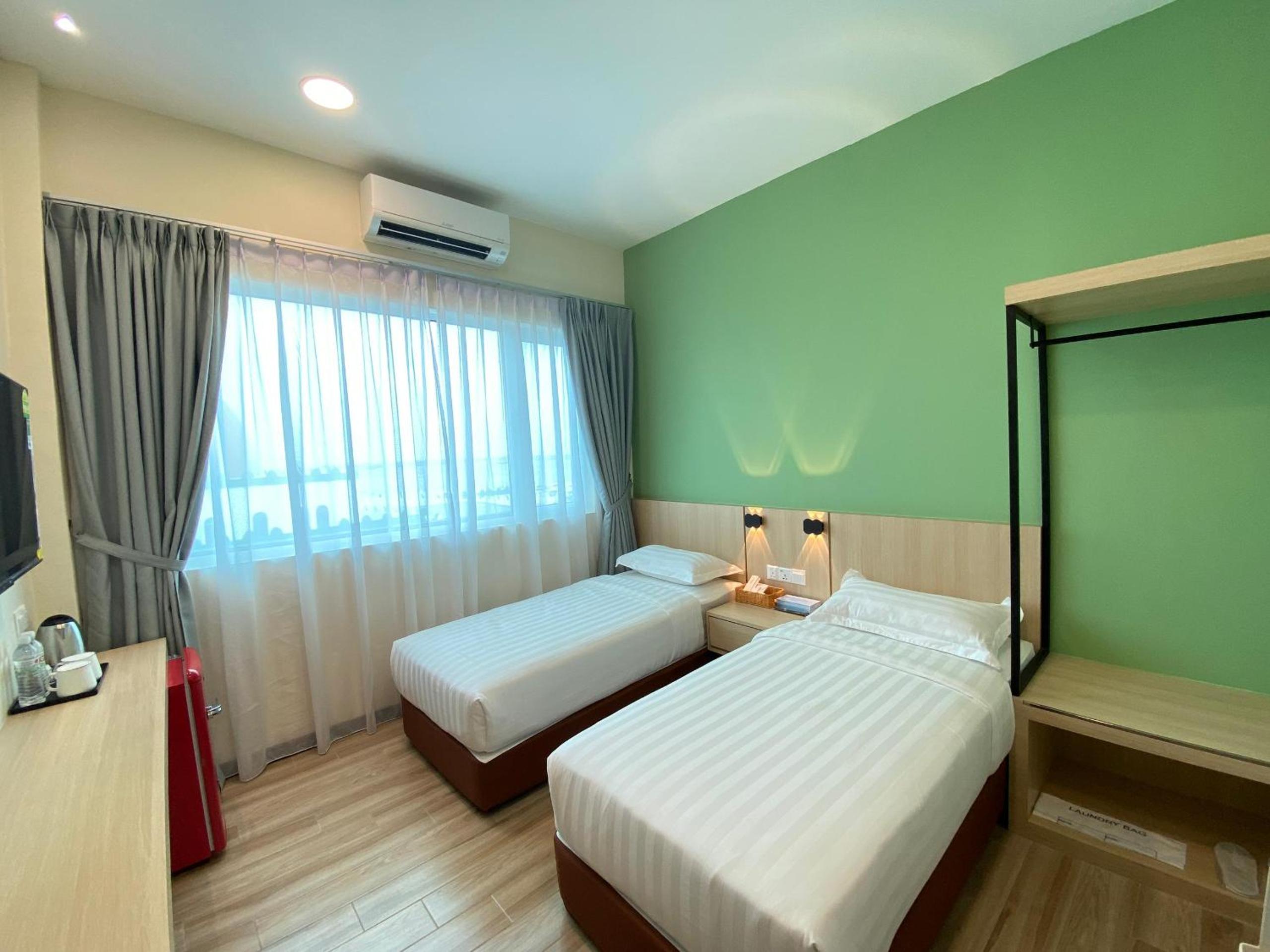 Standard Twin Room photo 2